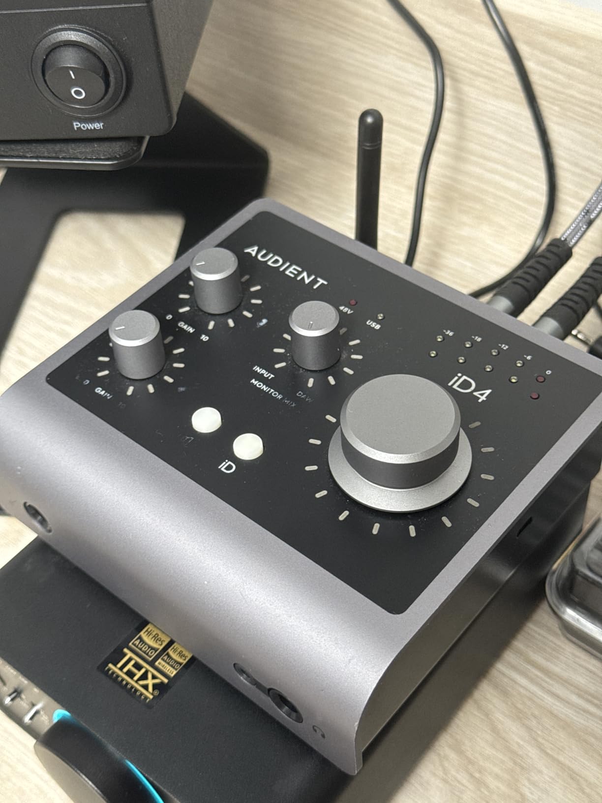 Audient Audio Interface iD4 MKII, Class A Console Microphone Preamp (High Speed USB-C, Monitor Mix and Monitor Panning Function, 2 Headphone Outputs, Mac/PC/iOS Compatible), Black customer photo 2