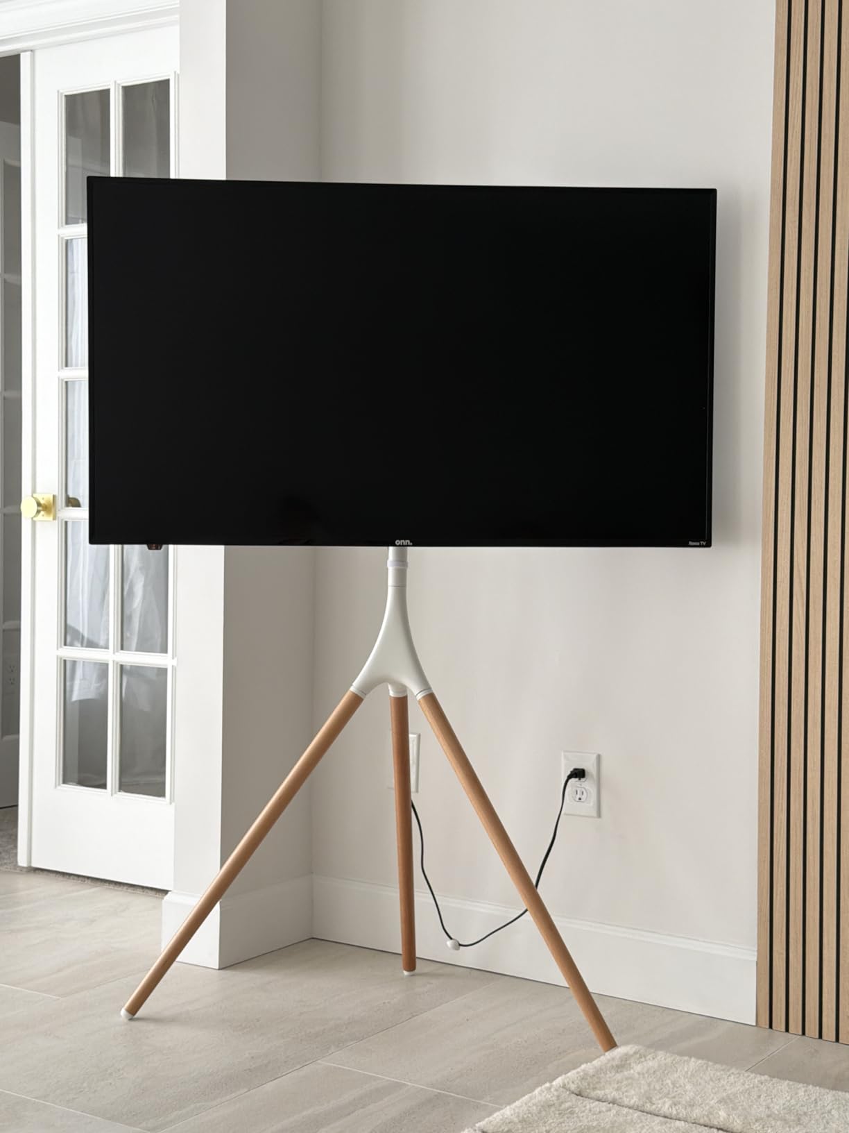 ONKRON Easel TV Stand for 32-65 Inch Screen up to 77 lbs, Height Adjustable TV Tripod Stand with 360° Swivel, Corner TV Floor Mount max VESA 400x400, Modern Floor TV Stand, Beech Wood Legs Black customer photo 1