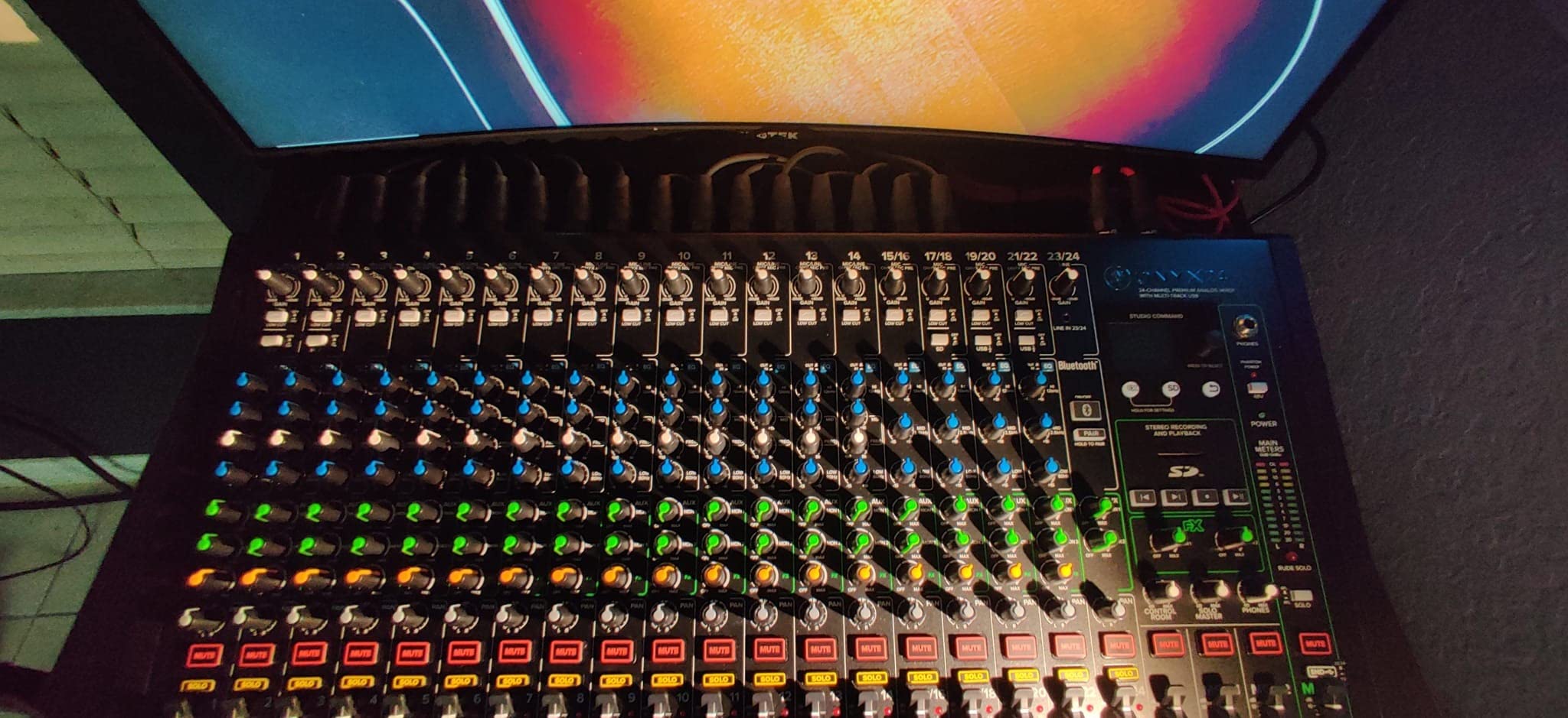Mackie Onyx Series, 8-Channel Premium Analog Mixer with Multi-Track USB (Onyx8) customer photo 3