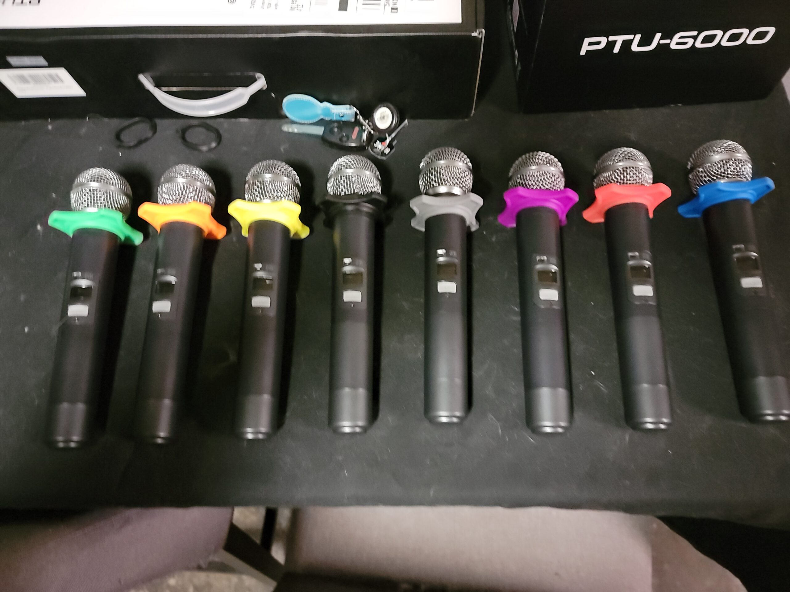 Phenyx Pro Wireless Microphone System, 8-Channel Wireless Mic, w/ 8 Handheld Dynamic Microphones, Auto Scan, 8x40 UHF Frequencies customer photo 1