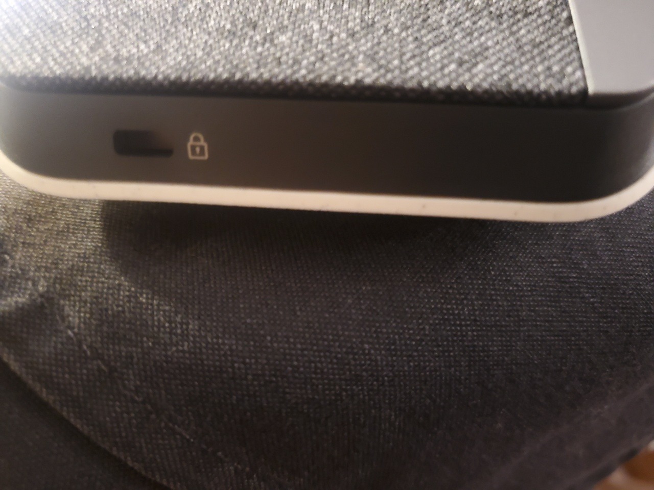 Poly Sync 40 Smart Speakerphone (Plantronics) - Flexible Work Spaces - Connect to PC/Mac via Combined USB-A/USB-C Cable and Smartphones via Bluetooth - Works with Teams, Zoom & More, Black customer photo 2