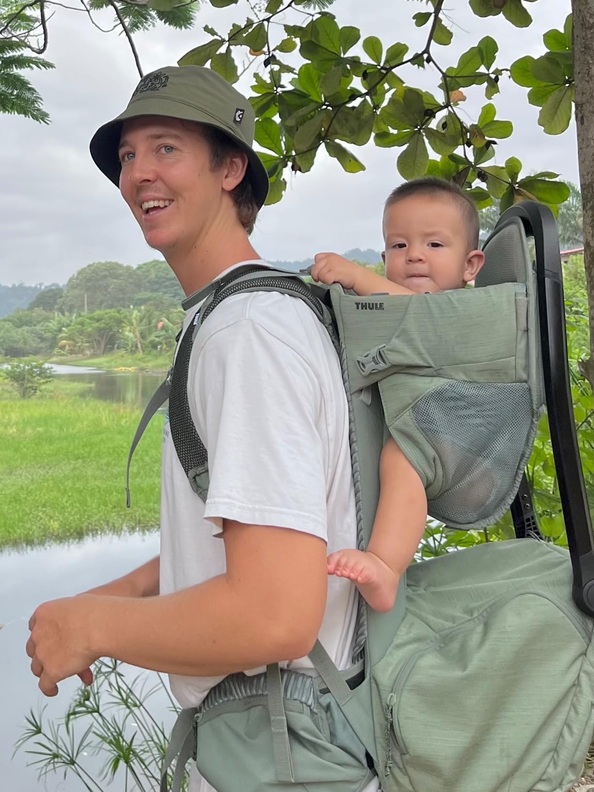 Thule Sapling Child Carrier Backpack - Machine Washable Seat - Self-Standing Frame - Adjustable padded straps for parents customer photo 2
