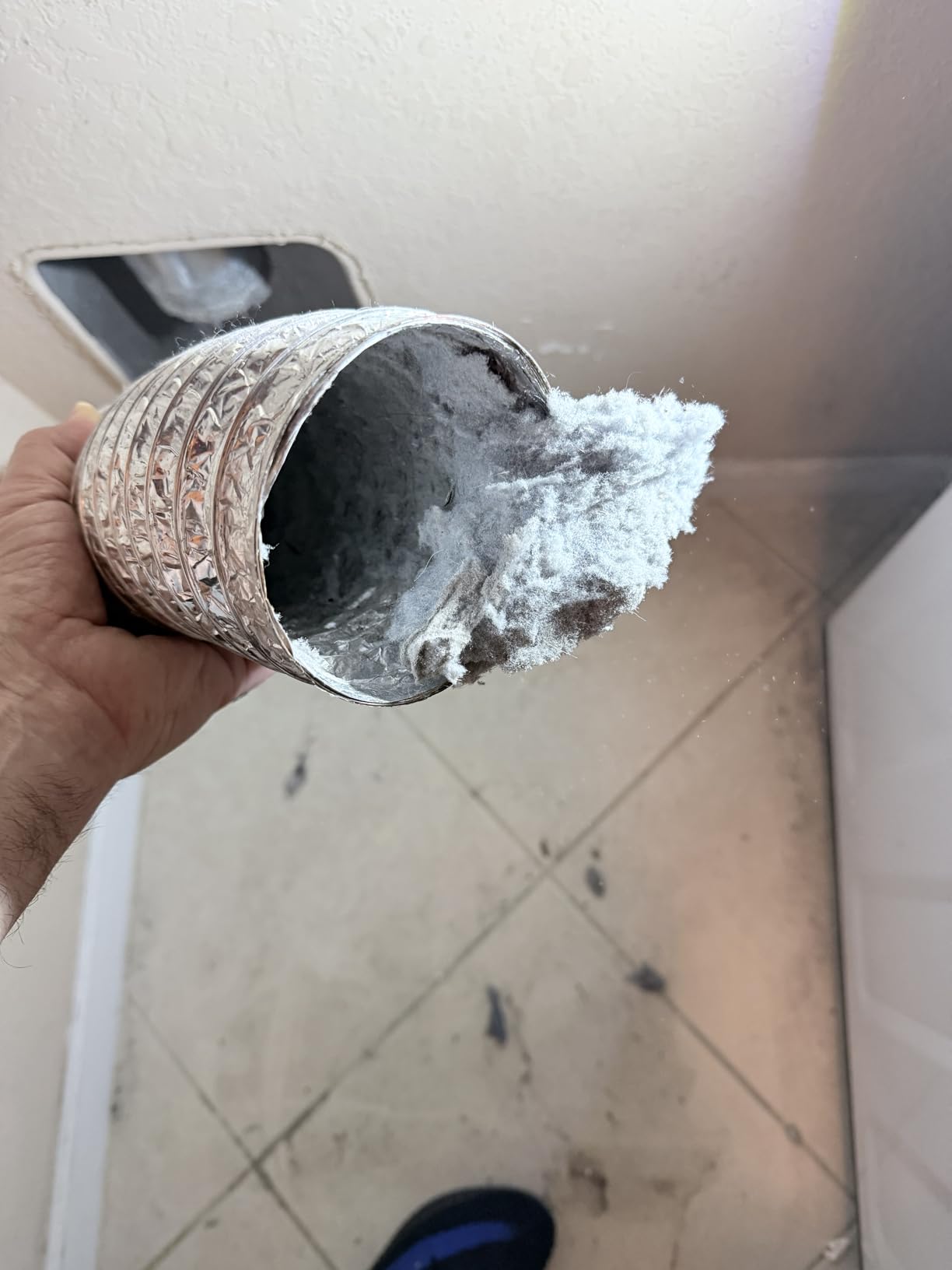 Holikme 50Feet Dryer Vent Cleaner Kit - Flexible Lint Brush with Drill Attachment, Extends up to 50Feet for Fireplace Chimney & Dryer Vent Cleaning,Use with or Without a Power Drill customer photo 1