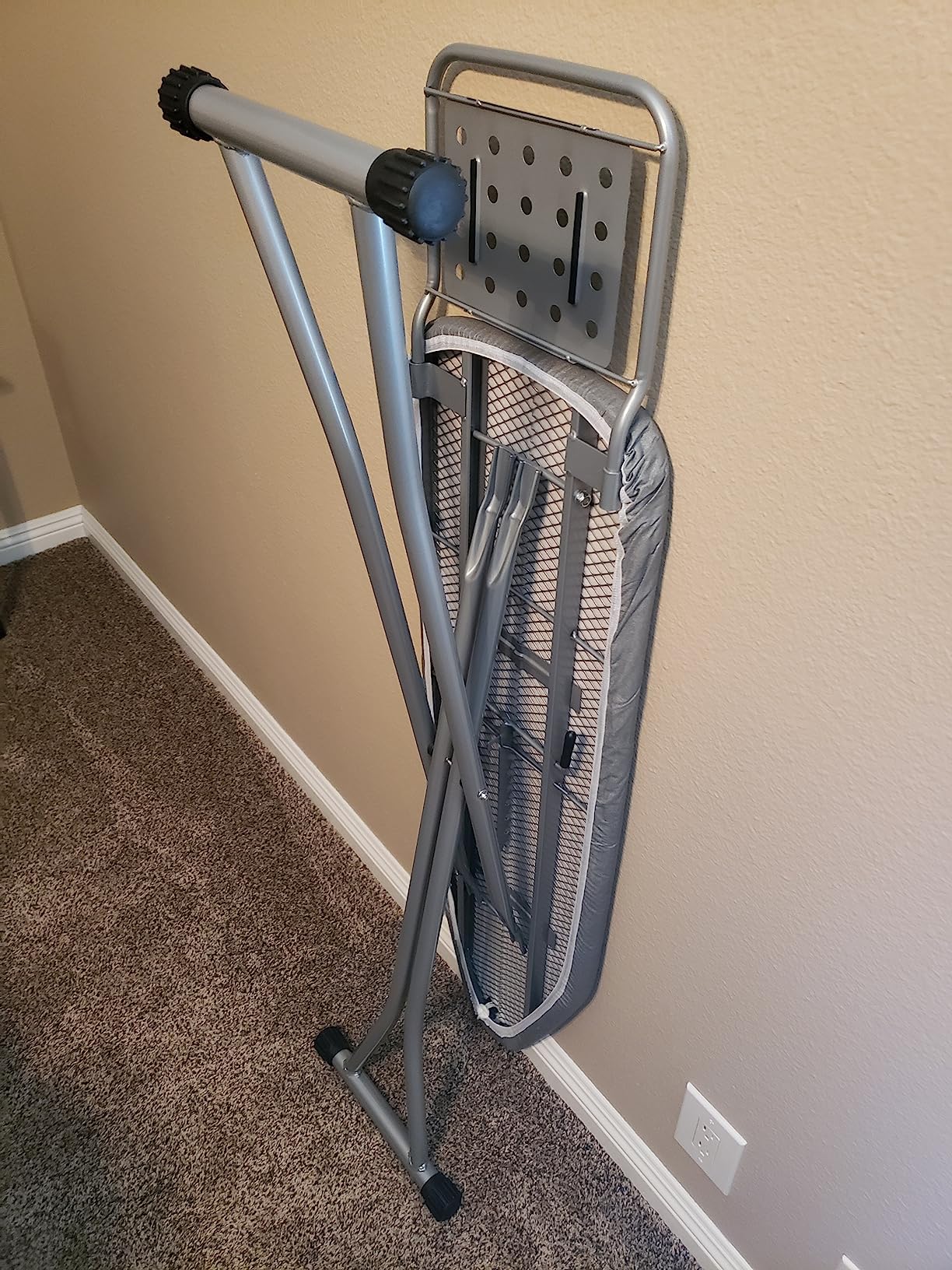 Ironing Board, Heat Resistant Cover Iron Board with Steam Rest, Non-Slip Foldable Ironing Stand, Heavy Sturdy Metal Frame Legs Iron Stand (13 * 34 * 53 Inches) (Silver Gray) customer photo 2