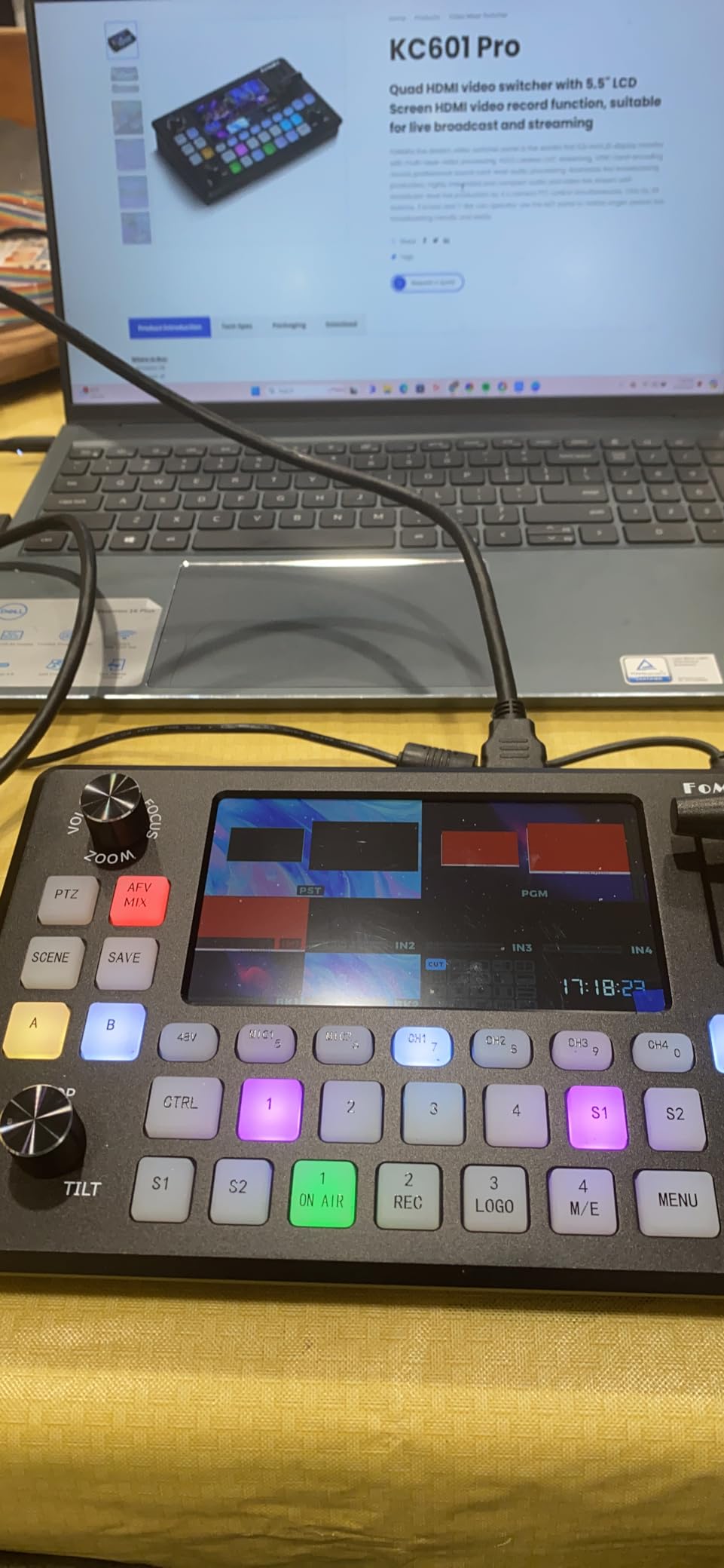 FoMaKo 5.5 Inch FHD LCD Screen 4-Channel HDMI Live Streaming Switcher 1080p 60FPS USB Video Recording customer photo 1
