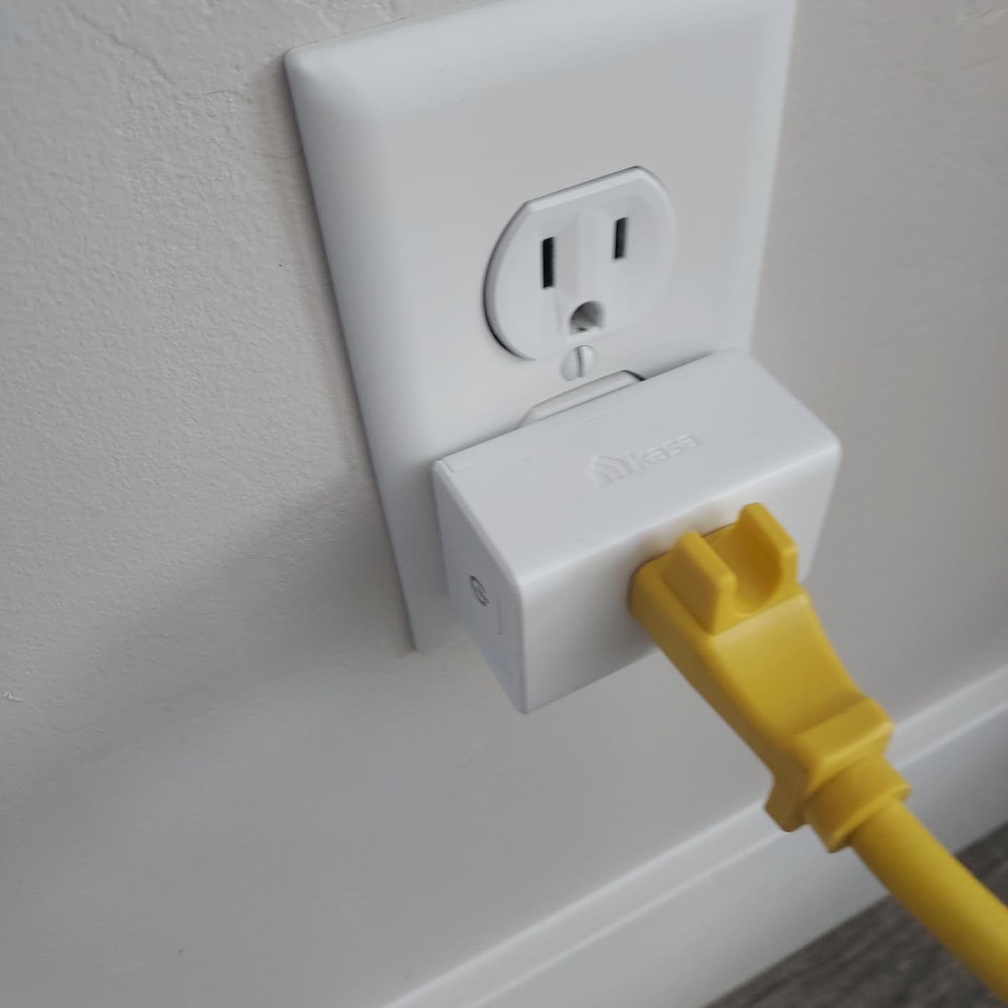 Kasa Smart Plug Ultra Mini 15A, Smart Home Wi-Fi Outlet Works with Alexa, Google Home & IFTTT, No Hub Required, UL Certified, 2.4G WiFi Only, 1-Pack(EP10), White customer photo 1