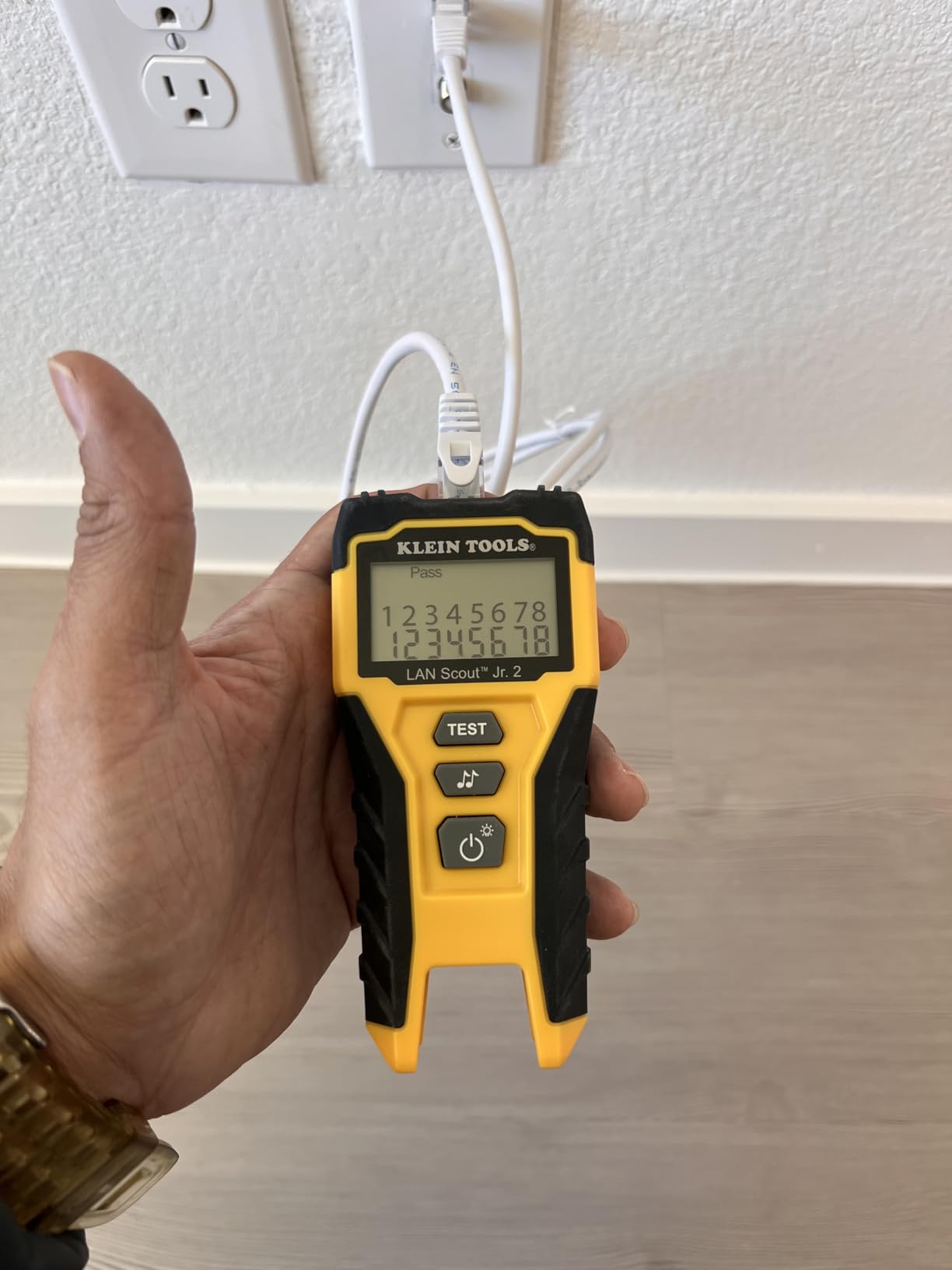 Klein Tools VDV526-200 Cable Tester, LAN Scout Jr. 2 Ethernet Tester for CAT 5e, CAT 6/6A Cables customer photo 2