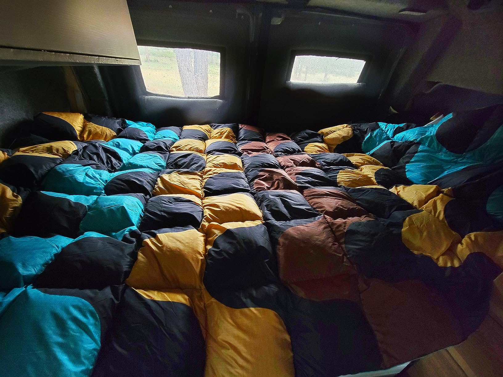 Horizon Hound Puffy Down Camping Blanket - Outdoor Travel Quilt | Sustainable, Insulated, Lightweight & Warm Gear for Sleep, Camping, Stadium, Hiking & Festivals | Water Resistant, Packable & Compact customer photo 1
