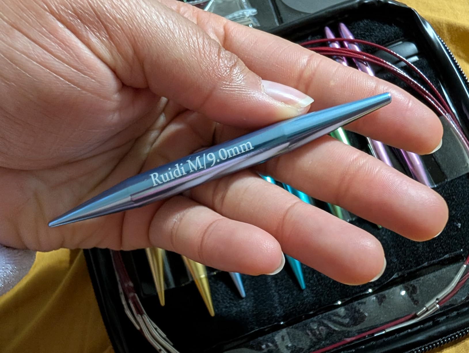 Ruidi Interchangeable Aluminum Circular Knitting Needles Set - 13 Pairs of 4 Inch (10cm) Needles with 4 Cables, Needle Holders & Leather Bag - Perfect for Smooth Knitting & Versatile Projects customer photo 1