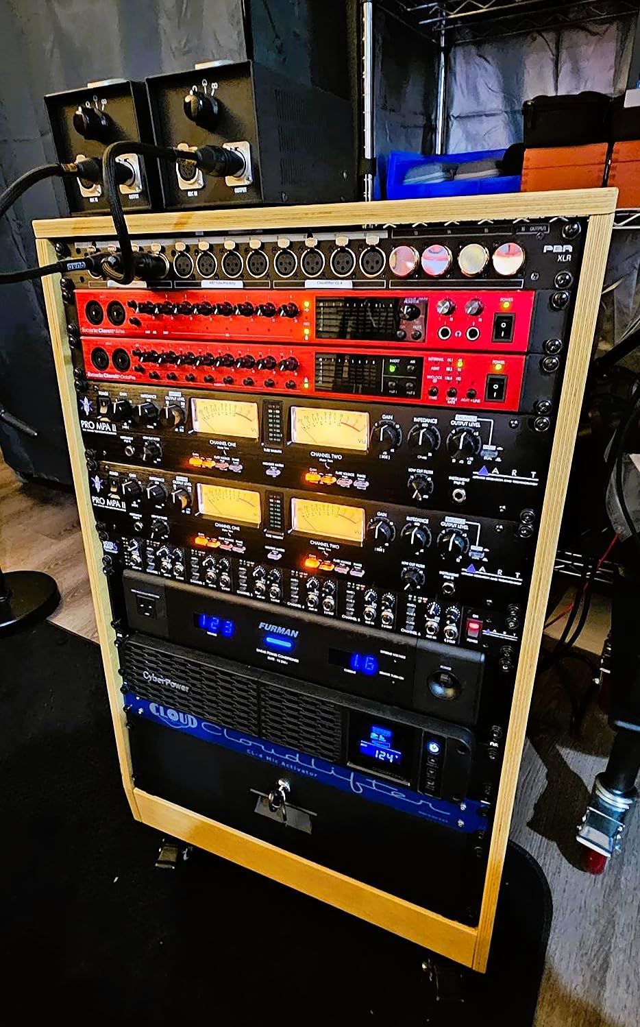 Sound Town DIY Solid Baltic Birch Plywood Slanted 8U Studio Rack, Weathered Brown, Rubber Feet, Casters (SDRK-8TB) customer photo 2