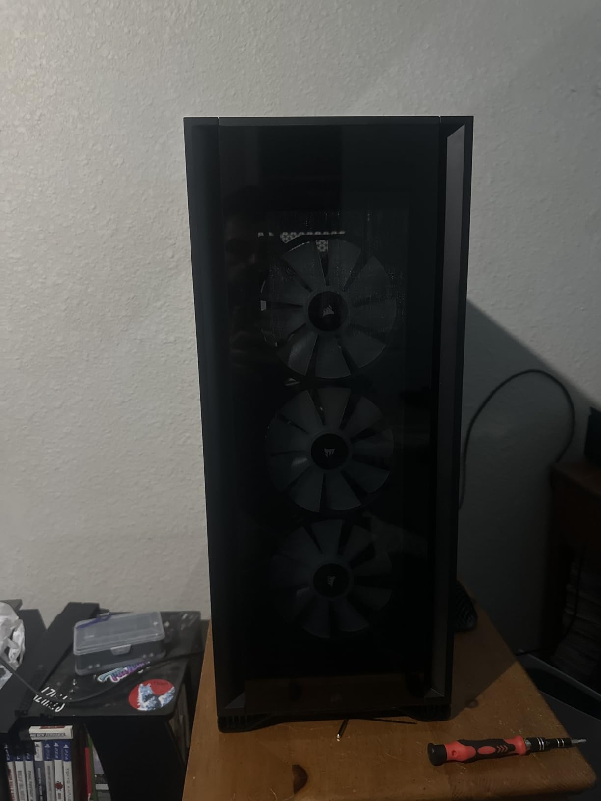CORSAIR iCUE 7000X RGB Full-Tower ATX PC Case - Three Tempered Glass Panels - Spacious Interior - Easy Cable Management - 4X CORSAIR SP140 RGB Elite Fans Included - White customer photo 1