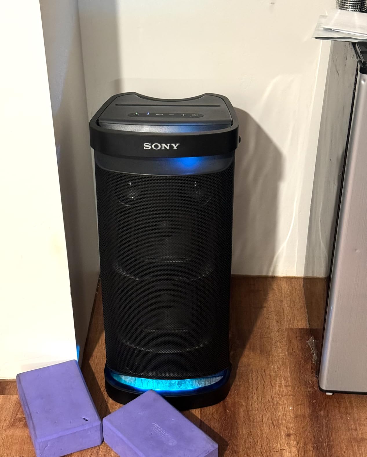 Sony SRS-XP700 X-Series Wireless Portable-BLUETOOTH-Karaoke Party-Speaker IPX4 Splash-resistant with 25 Hour-Battery,Black customer photo 1