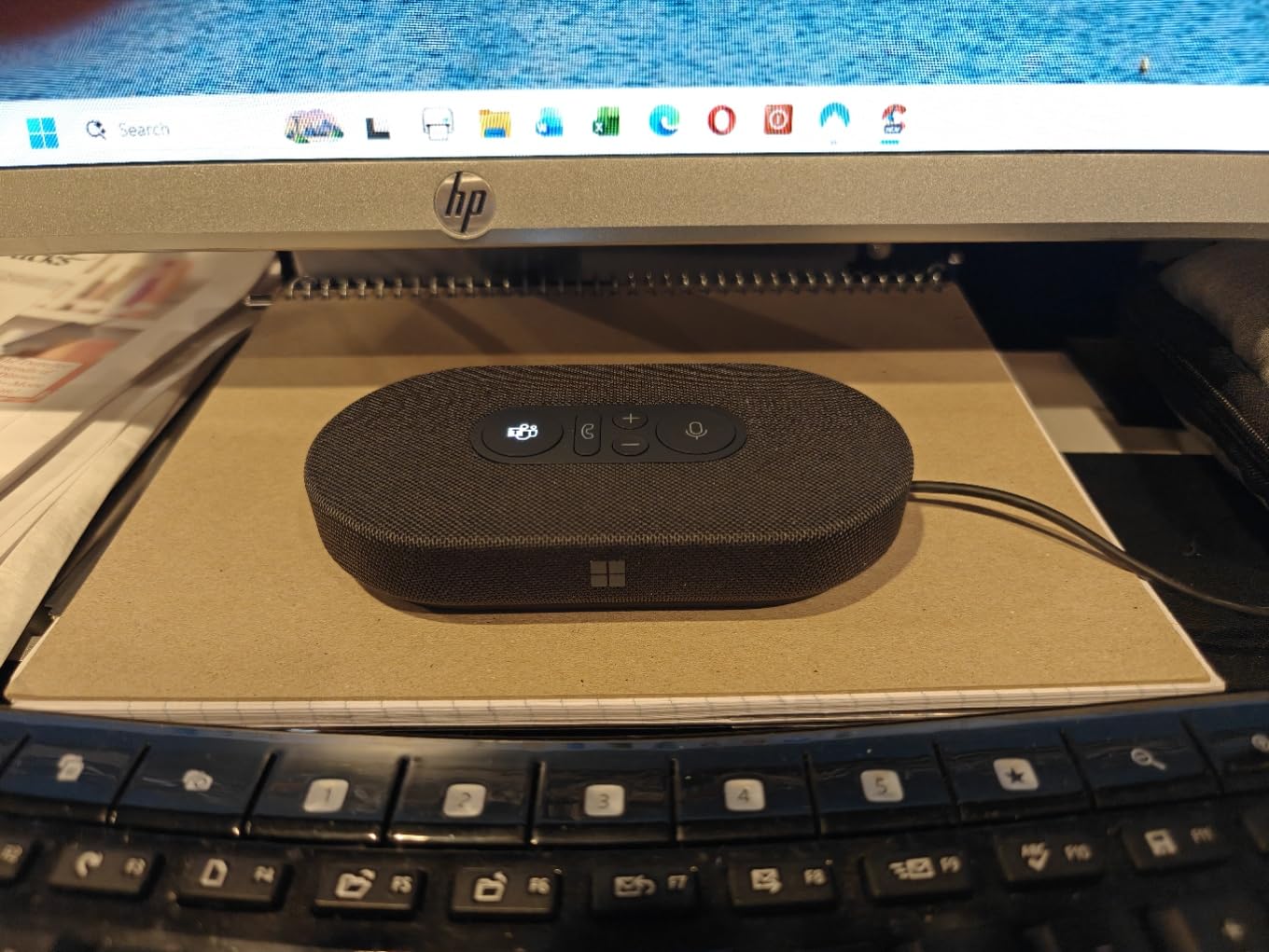 Microsoft Modern USB-C Speaker, Certified for Microsoft Teams, 2-Way Compact Stereo Speaker, Call Controls, Noise Reducing Microphone. Wired USB-C Connection, Black customer photo 1
