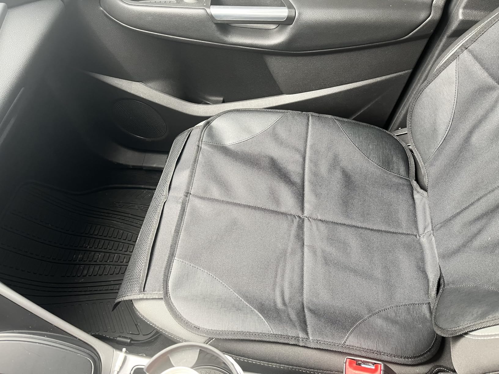 Meolsaek Car Seat Protector for Child Car Seat, Durable 600D Fabric Waterproof Car Seat Cover with Thick Pad Non-Slip Backing，No Imprints (Black 2pcs) customer photo 1