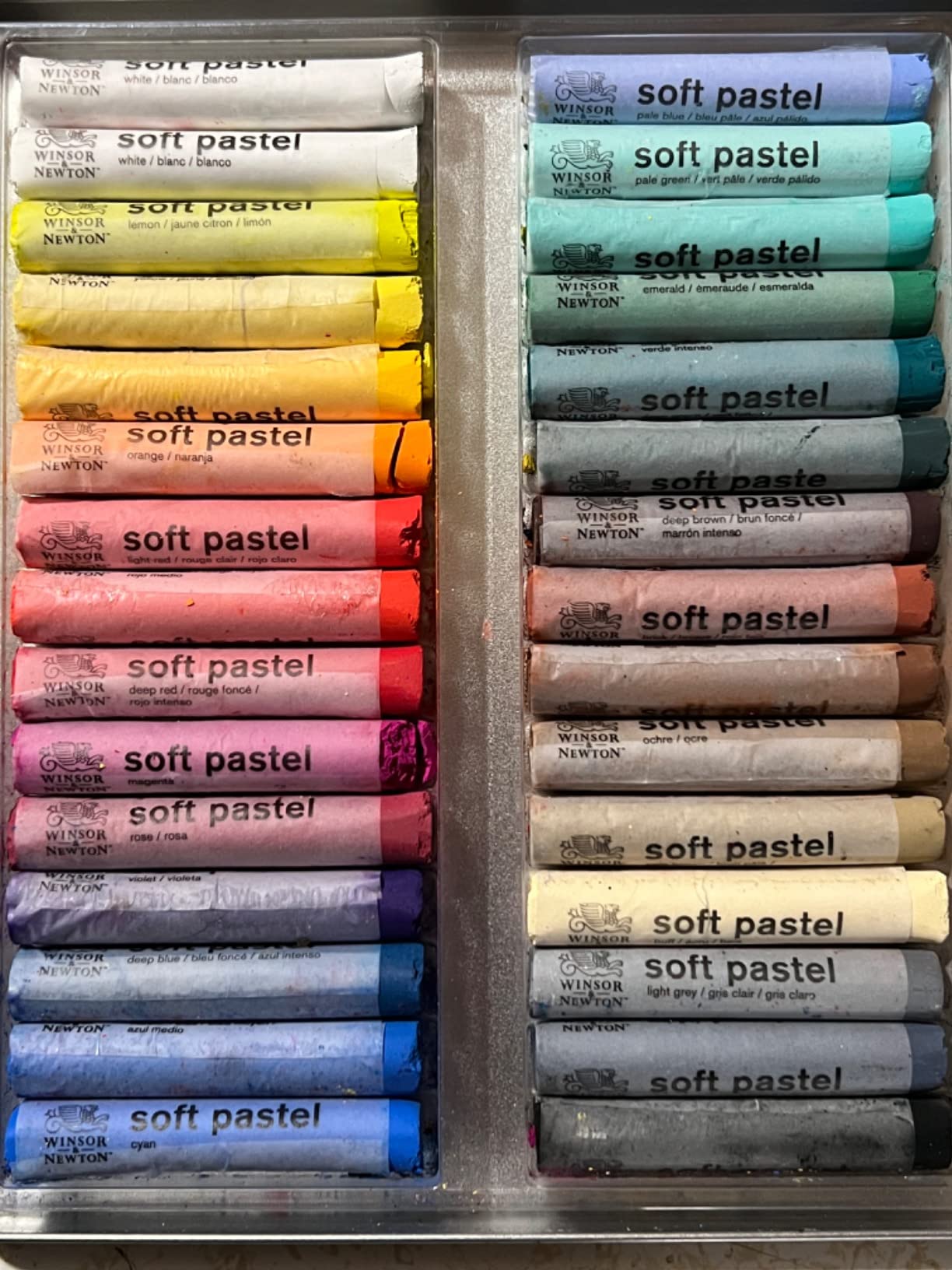 Winsor & Newton Professional Soft Pastels, Set of 30 customer photo 1