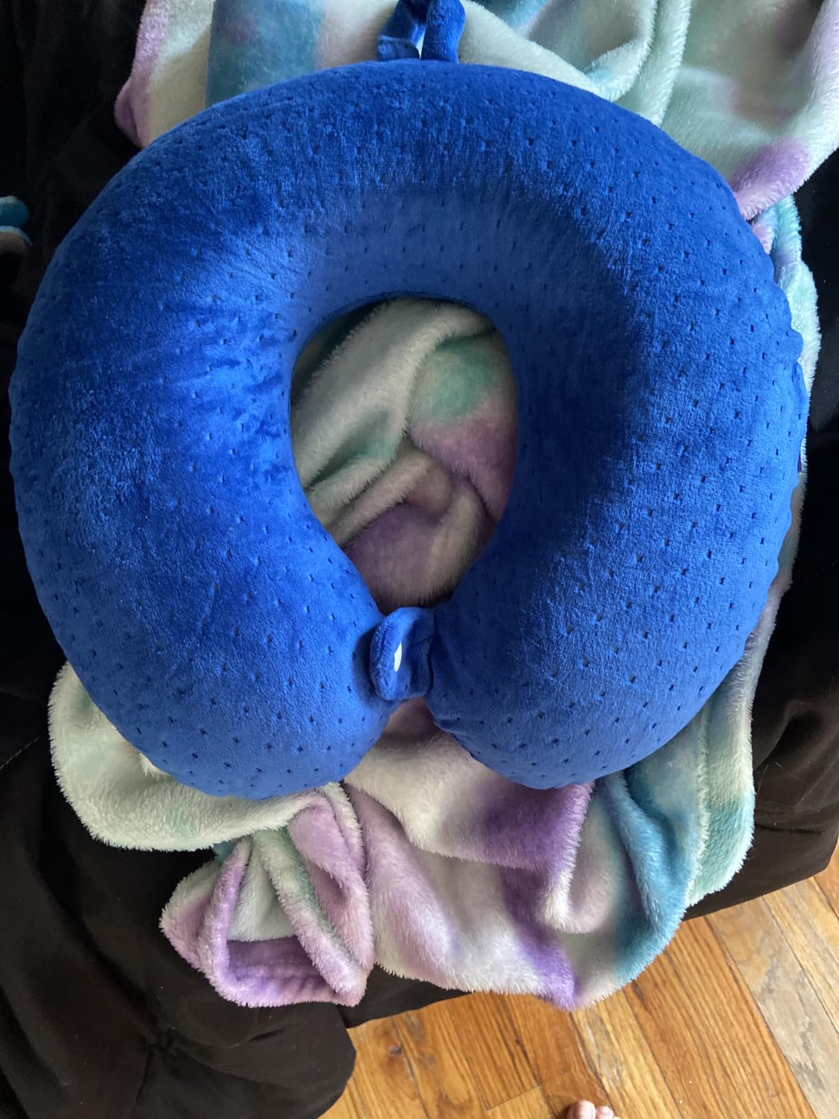 Neck Pillows for Sleeping Travel Pink Travel Pillow Comfortable U Shape Memory Foam Pillows Neck and Head Support Portable Travel Neck Pillow Suitable for Planes, Trains, Self-Driving Cars customer photo 2