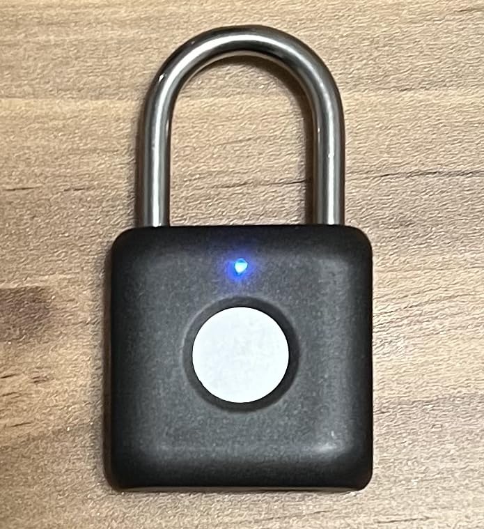 Fingerprint Padlock, Pothunder Smart Padlock, Locker Lock, Fingerprint Lock with APP Unlock, USB Rechargeable, Suitable for Gym Locker, Door(Black) customer photo 1