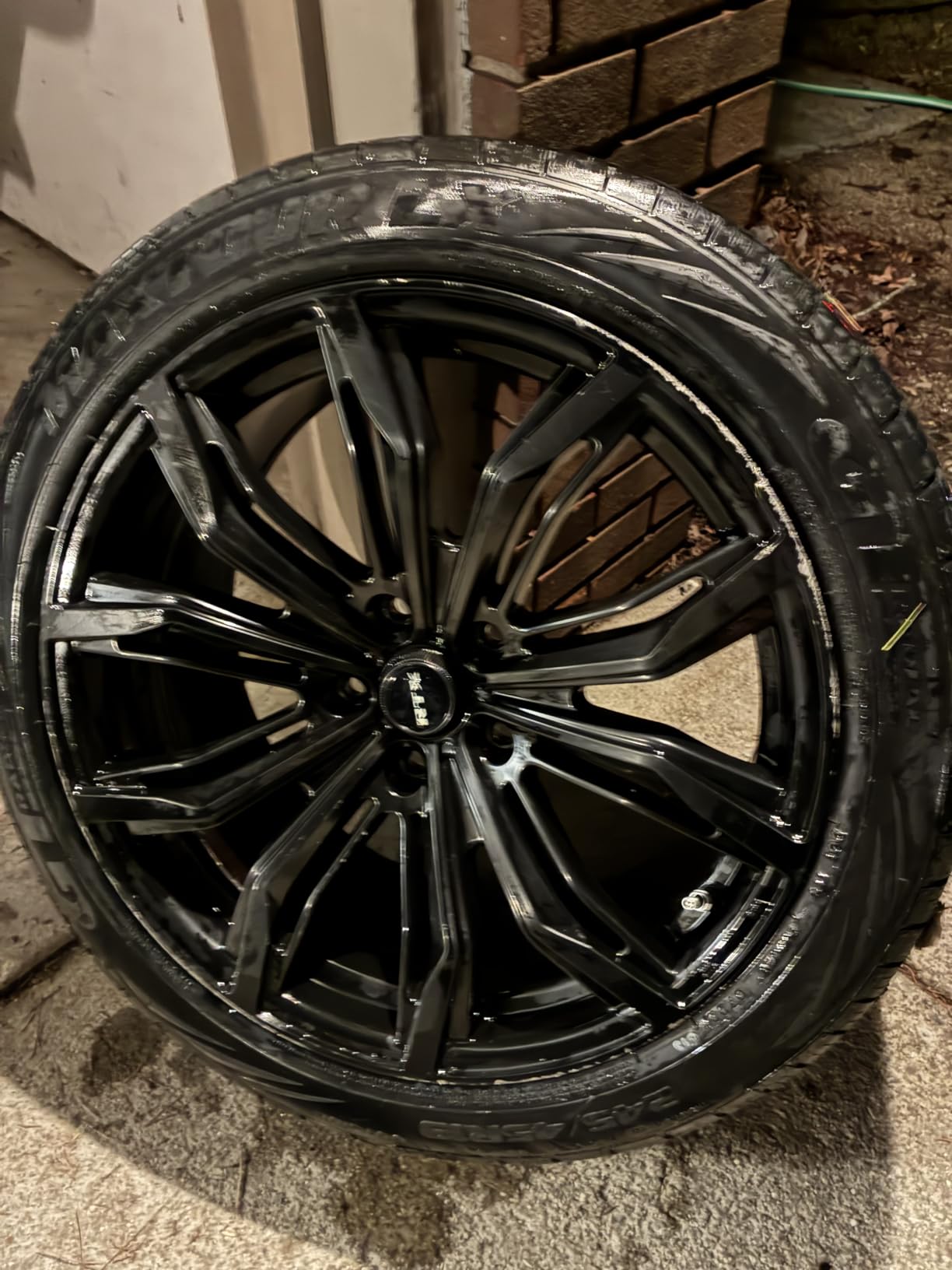 Turtle Wax 53759 Hybrid Solutions All Wheel Cleaner and Iron Remover, Rapid Removal of Surface Contaminants, Brake Dust and Rust, Safe for All Vehicle Paint, Low Odor Formula, 23 Oz customer photo 2