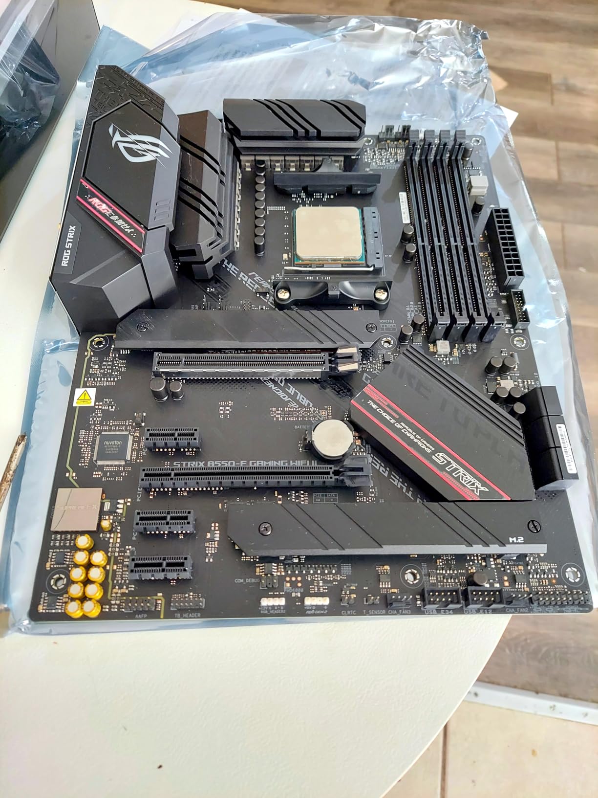 ASUS ROG Strix B550-F Gaming WiFi II AMD AM4 (3rd Gen Ryzen) ATX Gaming Motherboard (PCIe 4.0,WiFi 6E, 2.5Gb LAN, BIOS Flashback, HDMI 2.1, Addressable Gen 2 RGB Header and Aura Sync) customer photo 1