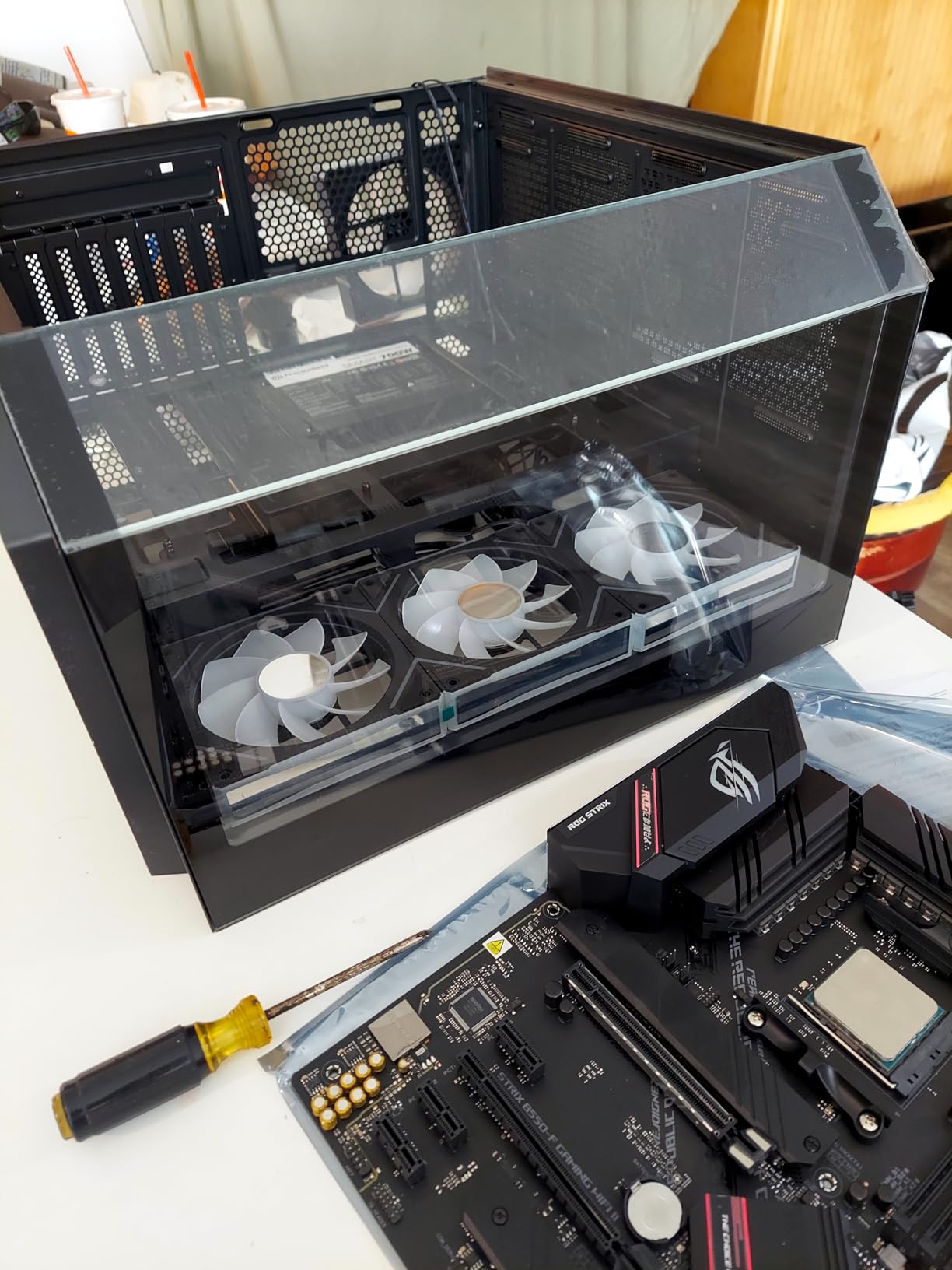 ASUS ROG Strix B550-F Gaming WiFi II AMD AM4 (3rd Gen Ryzen) ATX Gaming Motherboard (PCIe 4.0,WiFi 6E, 2.5Gb LAN, BIOS Flashback, HDMI 2.1, Addressable Gen 2 RGB Header and Aura Sync) customer photo 2