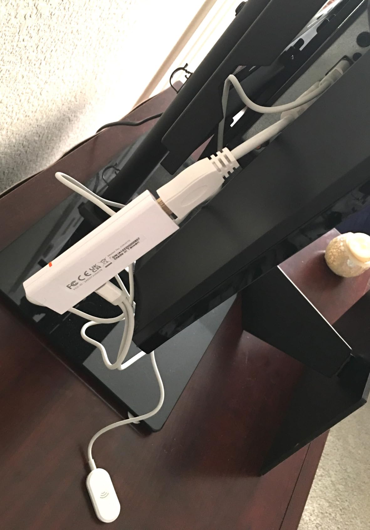 j5create ScreenCast 4K Wireless Adapter Screen Cast from Mobile Phone, Tablet, or Laptop Support for AirPlay, Miracast & Chromecast Mirror Extend for Windows & macOS Wireless Screen Display (JVAW76) customer photo 2