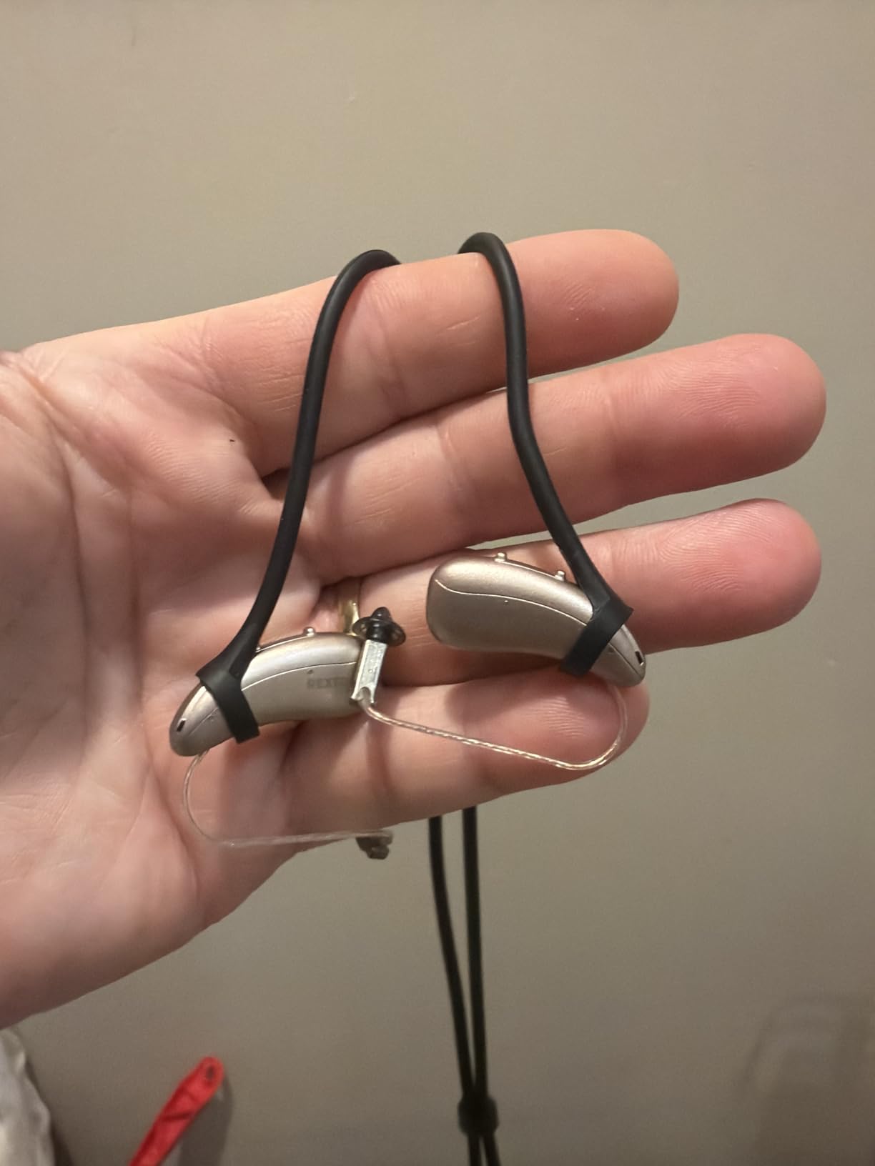 BBTO 4 Pcs Hearing Aid Clips Adjustable Lanyard Holder Anti-loss Portable Protector Rope for Seniors Adults(Single-ear Style) customer photo 1