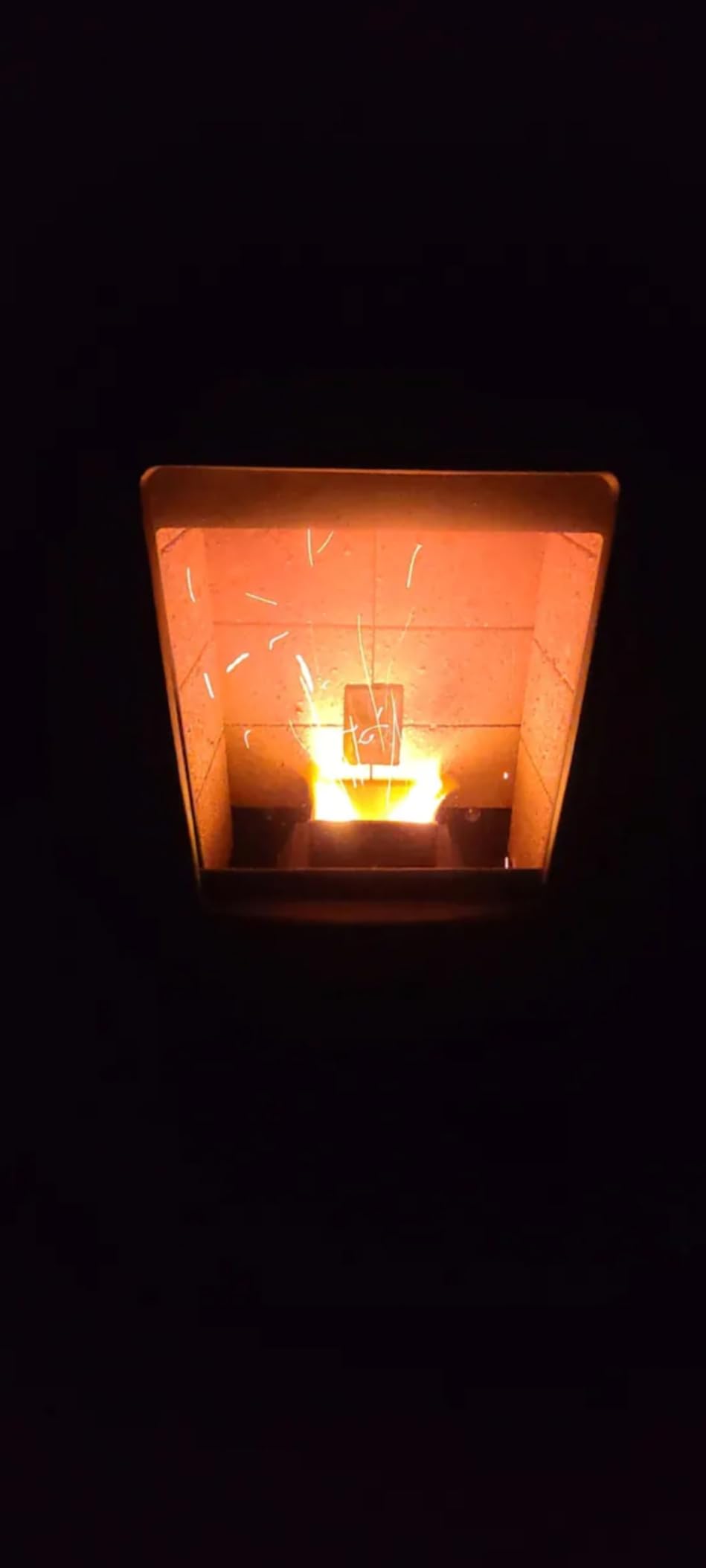 Comfortbilt HP50S Small Wood Pellet Stove Compact Heats 2,200 ft2 47 lb Hopper Arctic White customer photo 1