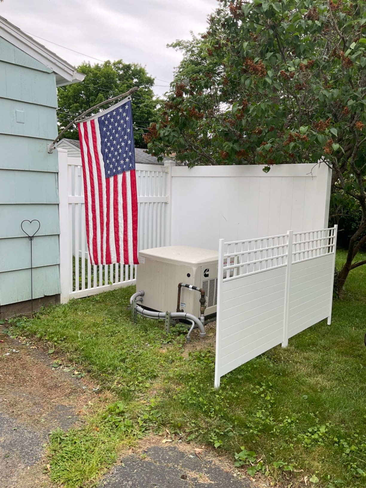 44in H x 42in W (2 Panels) No Dig Zippity Keswick Privacy Fence and Screen Kit, White Vinyl Privacy Fence, Outdoor Privacy Screen Panels for Yard, Trash Can Enclosure, Air Conditioner Fence ZP19060 customer photo 2