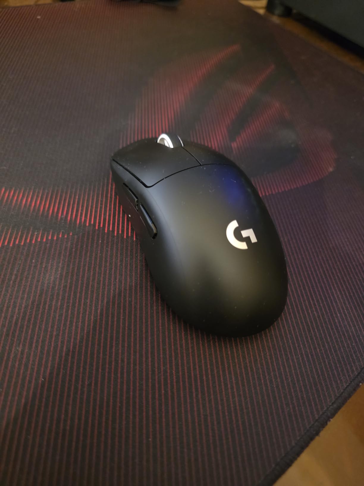 Logitech G PRO X Superlight 2 Wireless Gaming Mouse, 60g Pro-Grade with 5 Programmable Buttons, 44k DPI Sensor, 8kHz Report Rate, USB-C Charging for PC/Mac - Black customer photo 1