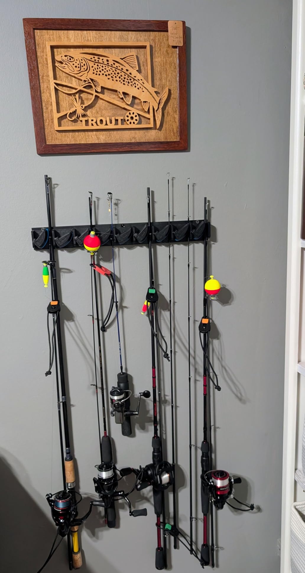 PLUSINNO Vertical Fishing Rod Holder, Wall Mounted Fishing Rod Rack, Fishing Pole Holder Holds Up to 9 Rods or Combos, Fishing Rod Holders for Garage, Fishing Gear and Gifts for Men customer photo 1