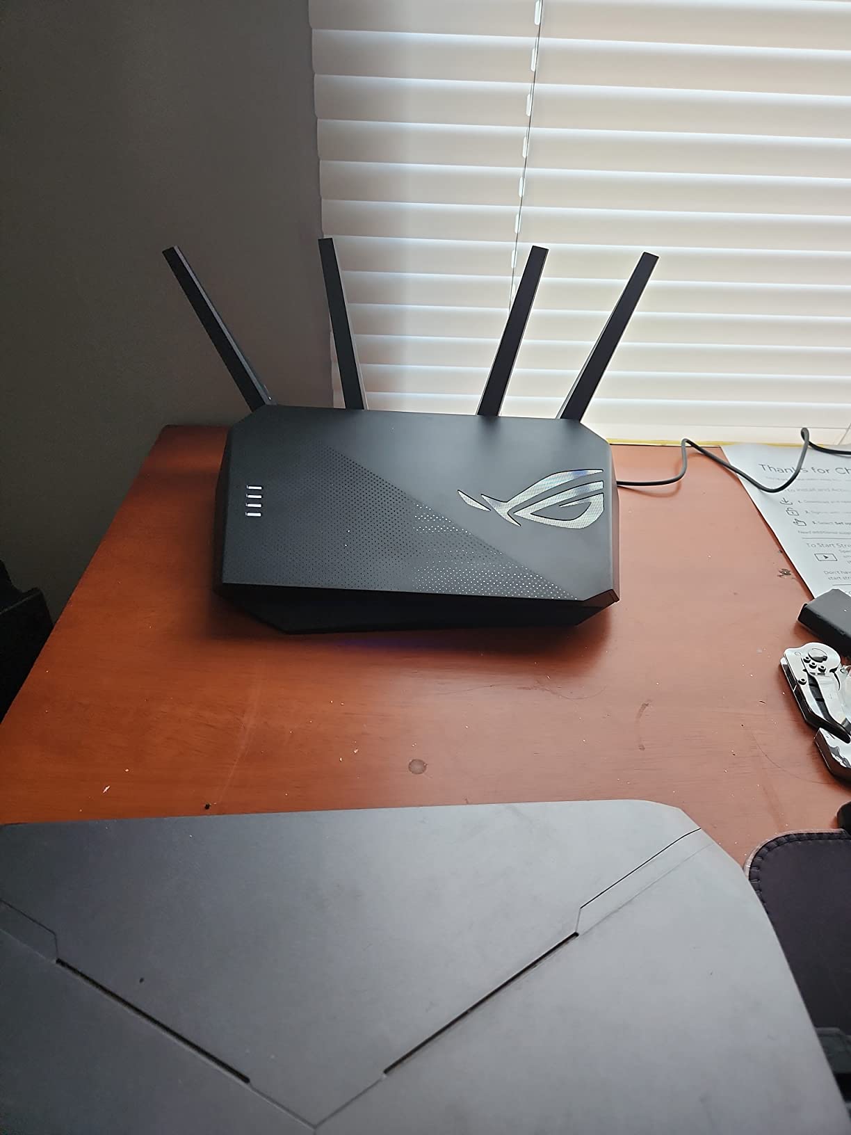 ROG Strix GS-AX5400 WiFi 6 Extendable Gaming Router, Gaming Port, Mobile Game Mode, Port Forwarding, VPN Fusion, Aura RGB, Subscription-Free Network Security, Instant Guard, AiMesh Compatible customer photo 1