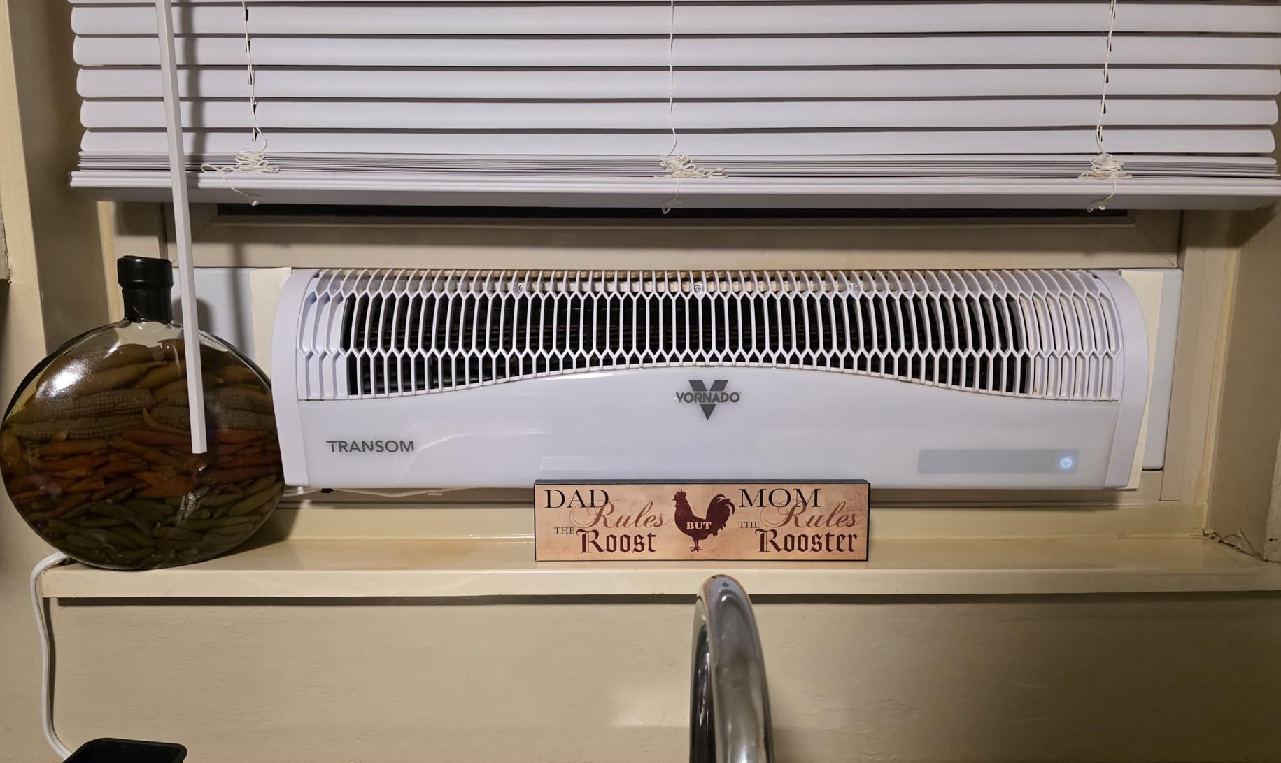 Vornado TRANSOM AE Window Fan Works with Alexa, 4 Speeds, Reversible Exhaust Mode, Weather Resistant Case, Whole Room, White customer photo 1