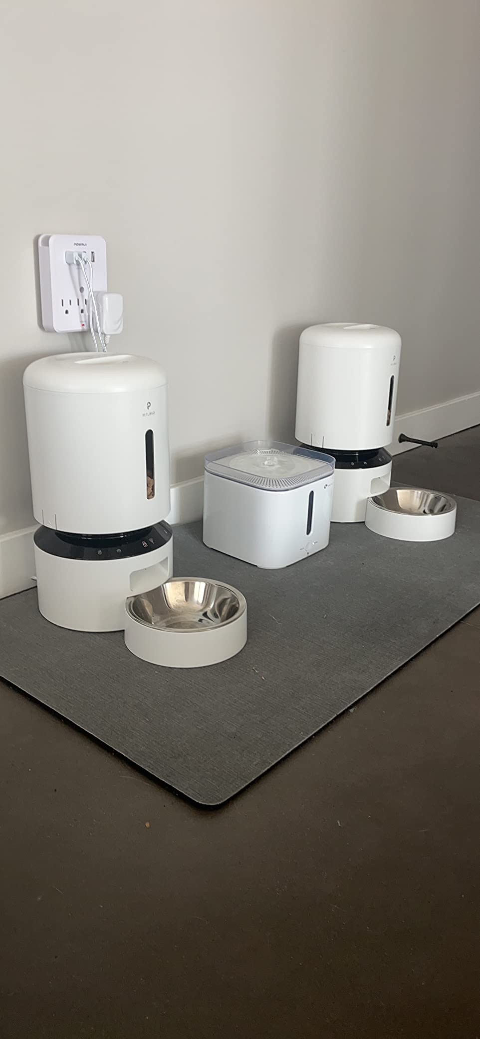 PETLIBRO Automatic Cat Feeder, 5G WiFi Automatic Dog Food Dispenser with Freshness Preservation, 5L Timed Pet Feeder with Low Food Sensor, Up to 10 Meals Per Day, Granary Black customer photo 2