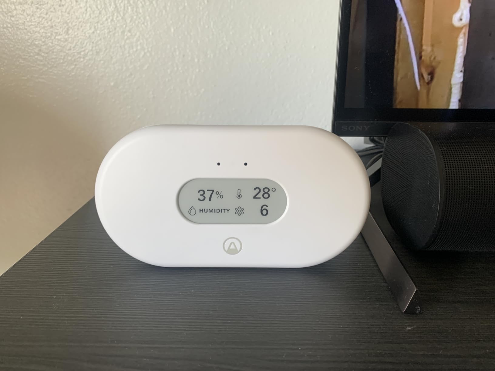 Airthings View Pollution - PM2.5 Air Quality Monitor, PM2.5 Sensor, Humidity & Temp - Smart Indoor Air Pollution Detector for City Pollution & Wildfire Smoke Monitoring - App, Battery Powered & WiFi customer photo 1