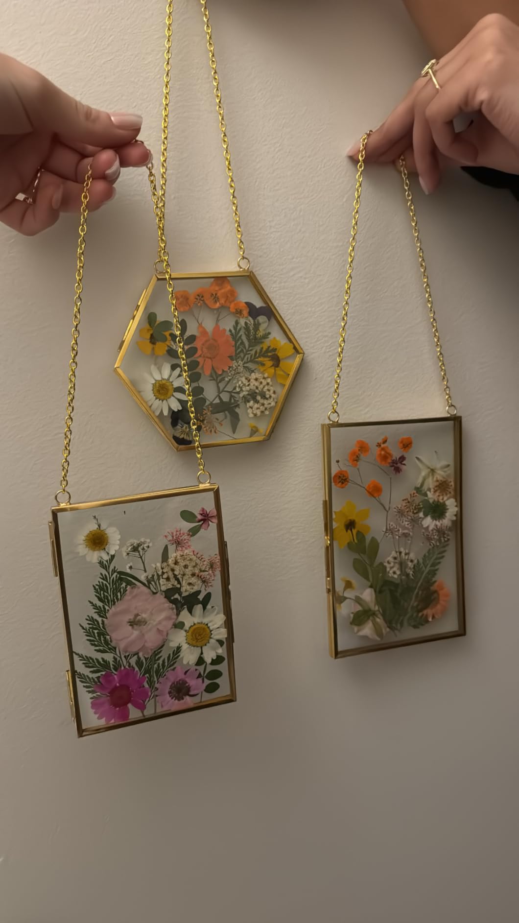 Relaxing Garden Pressed Flower Craft Kit for Adults & Women, DIY Floating Double Glass Frame Kit with Real Dried Flowers, Handmade Gift Art Project for Home Décor, Keepsake & Creative Crafts customer photo 1