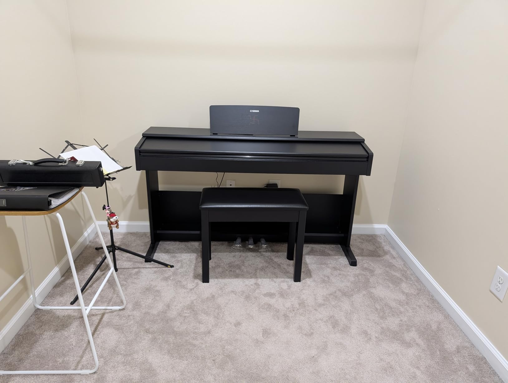 Yamaha Arius Series 88-Key Weighted Action Upright Digital Piano for Beginner and Intermediate Players, Dynamic Response, Grand Piano Sound, 3-pedal Unit, Upright Design, Bench Included, Black YDP105B customer photo 2