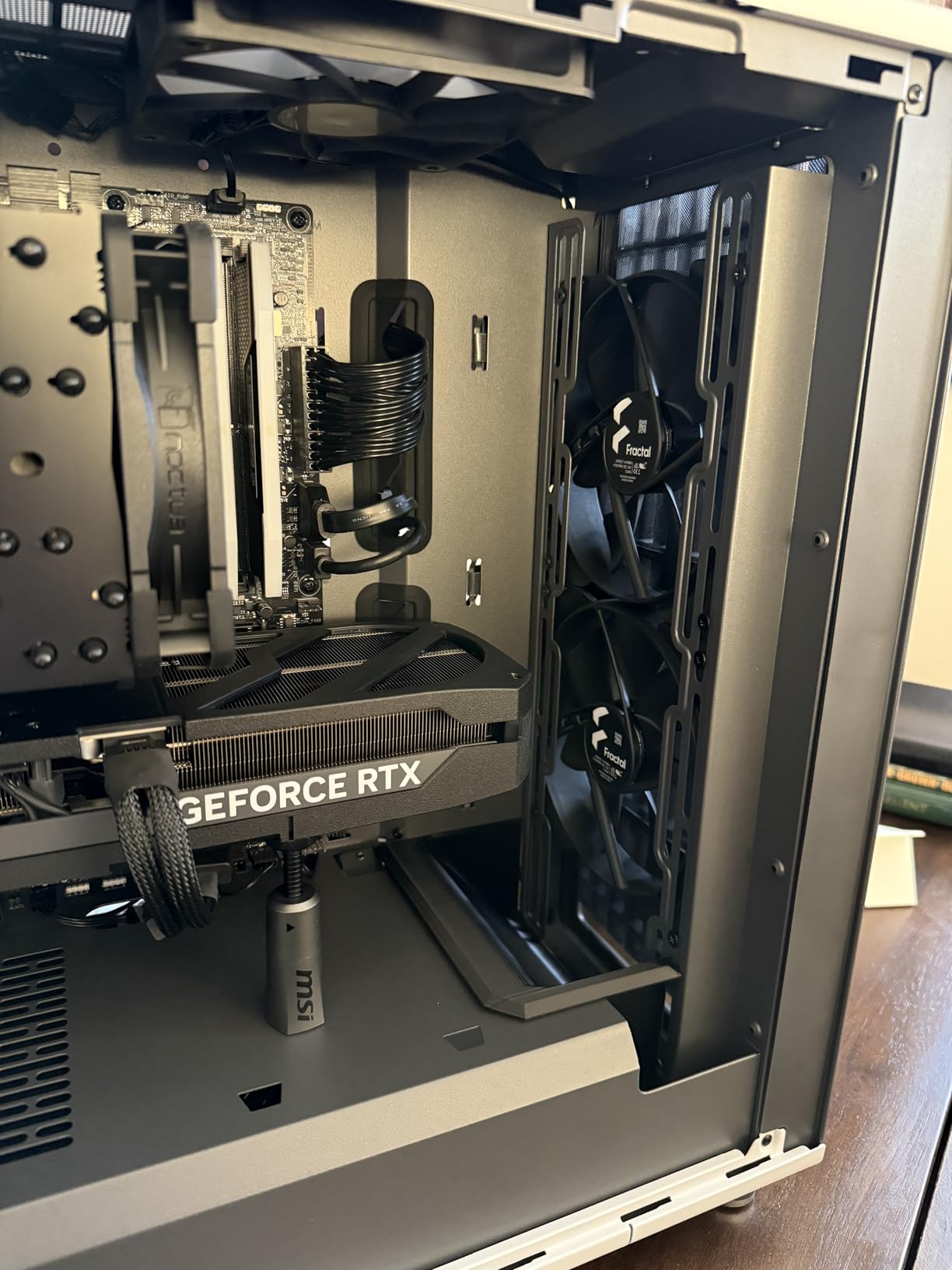 Fractal Design North Chalk White Tempered Glass Clear - Genuine Oak Wood Front - Glass Side Panel - Two 140mm Aspect PWM Fans Included - Type C USB - ATX Airflow Mid Tower PC Gaming Case customer photo 1