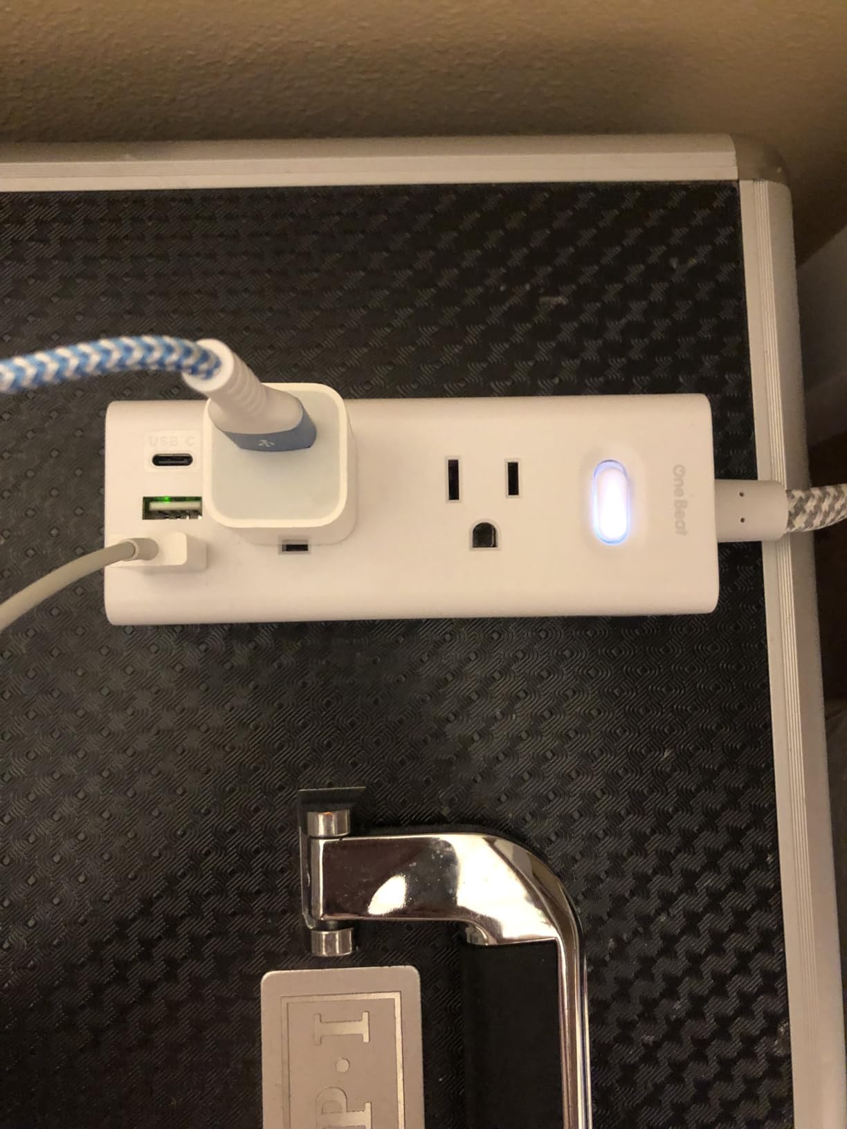 Power Strip Surge Protector - One Beat 6 Widely Outlets with 4 USB Ports (2 USB C), 5 Ft Extension Cord Flat Plug, Wall Mount Outlet Extender Small Power Strip for College Dorm Room customer photo 1