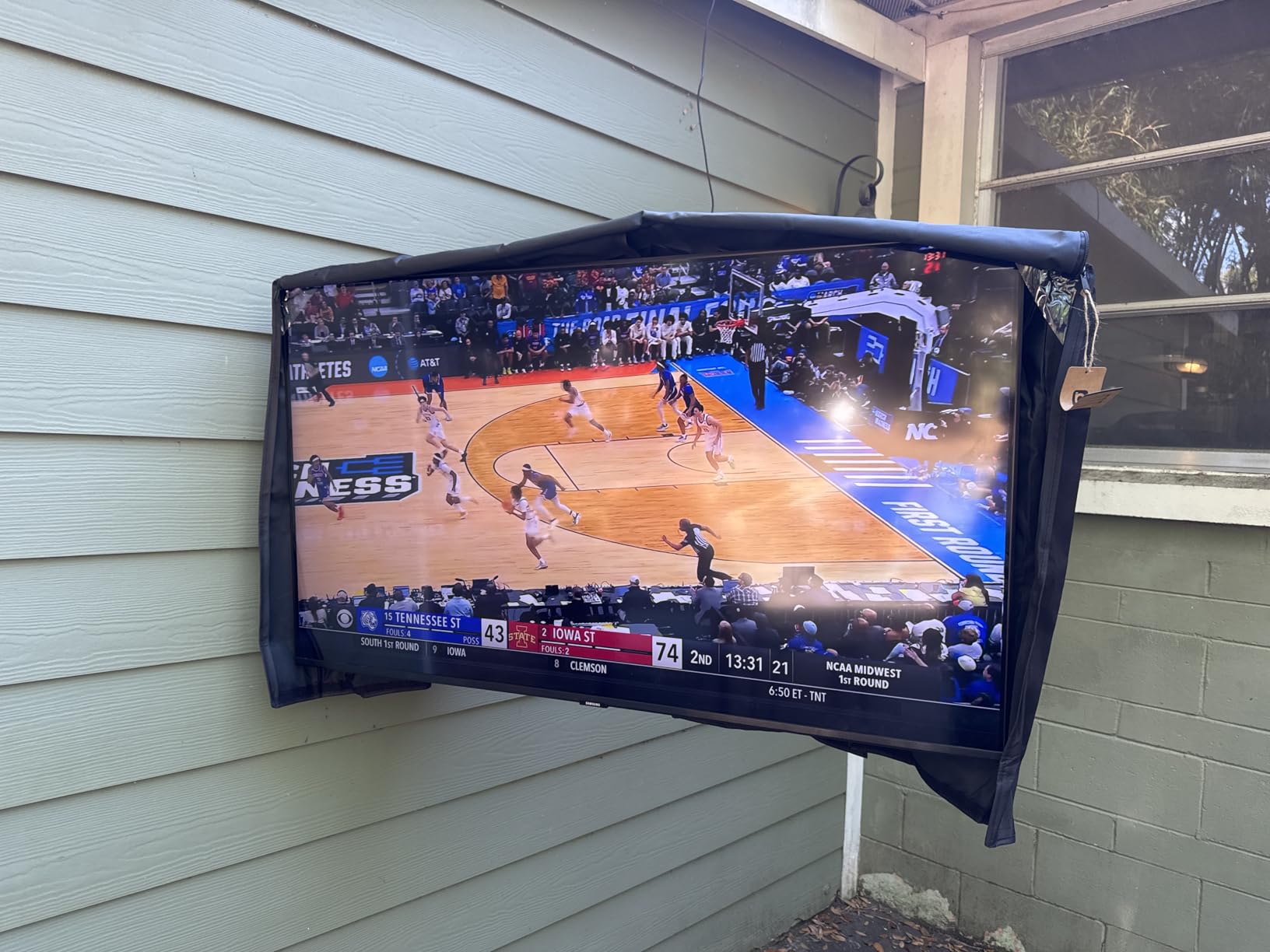 Outdoor TV Cover 60-65 inch, IC ICLOVER 600D Heavy Duty Weatherproof TV Enclosure, Waterproof Zipper Access with Bottom Seal for Outside LED, LCD, OLED Flat Screen TVs customer photo 1