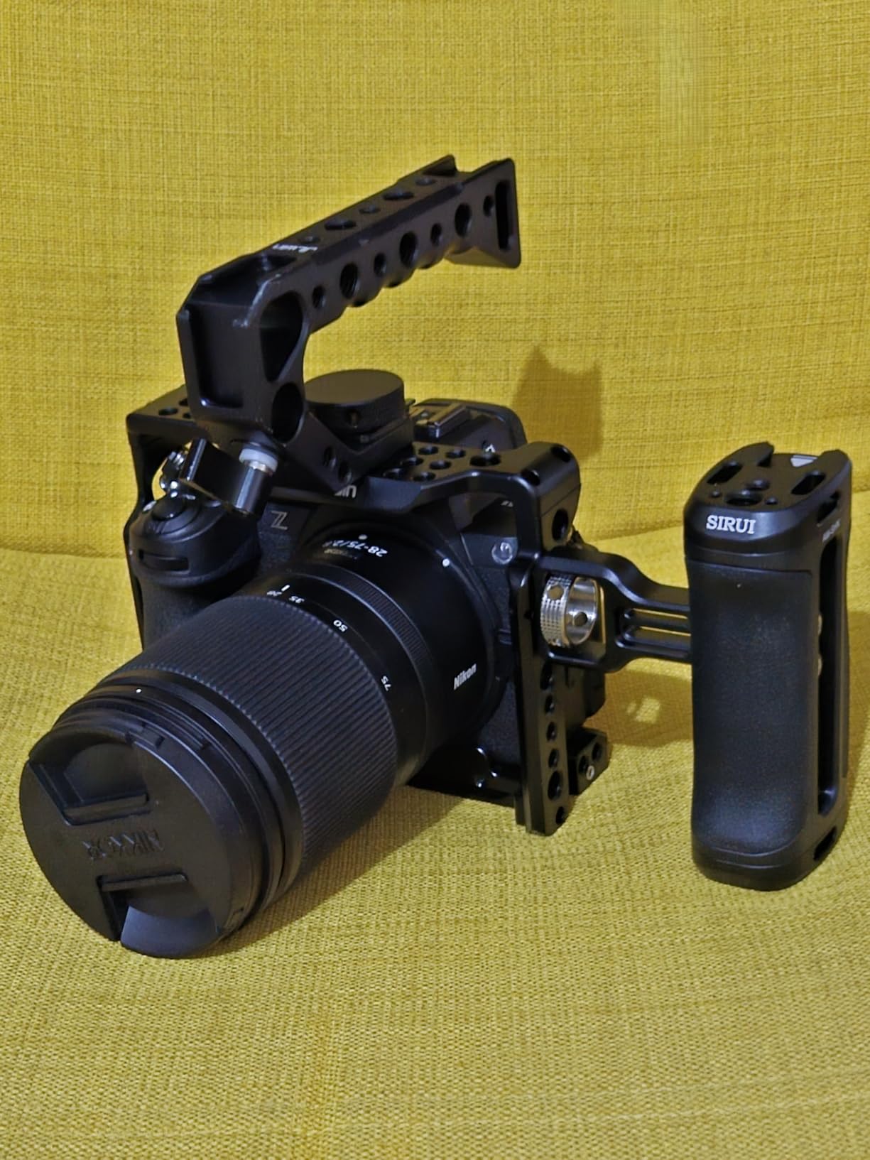 Hersmay R5 R6 Cage with Top Handle, Aluminium Alloy Camera Cage for Canon EOS R5 R6 Mirrorless Cameras, Vlogging Video Shooting Filmmaking Rig Stabilizer with 1/4'' Mounting and 3/8'' Arri Locating Hole customer photo 1