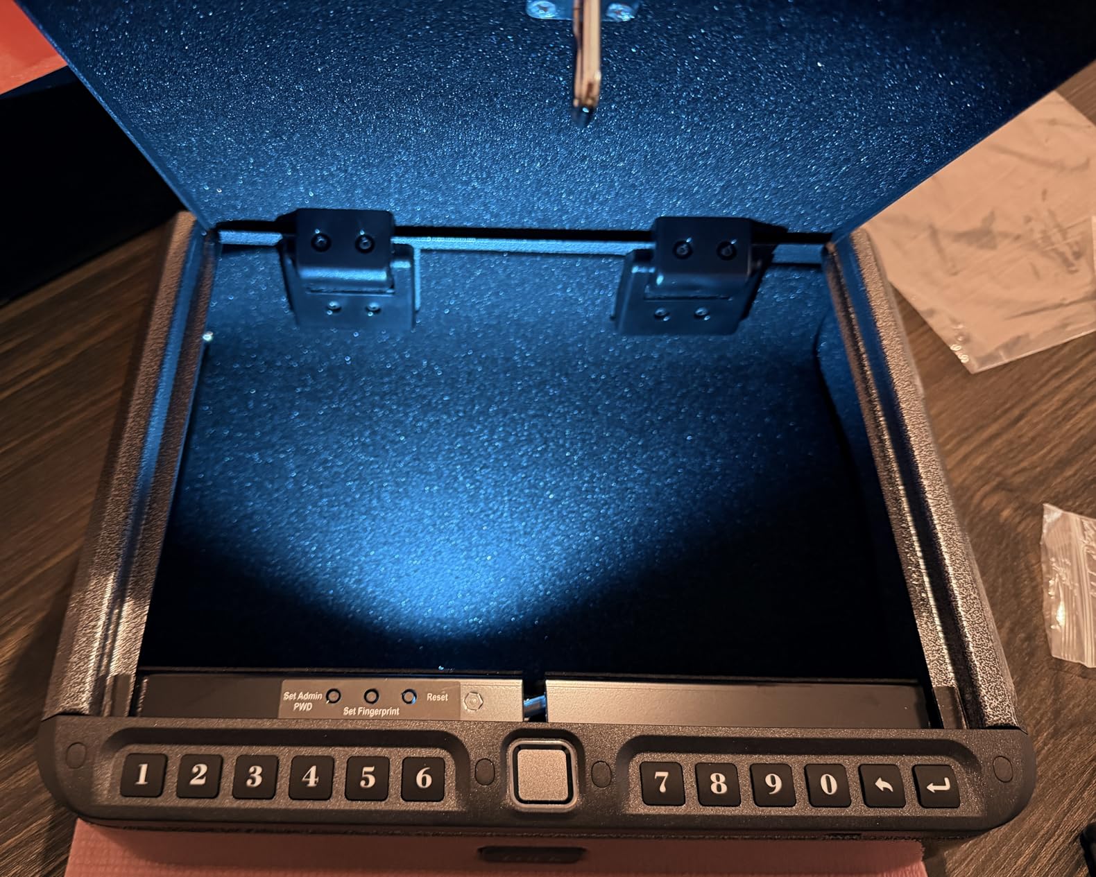 BILLCONCH Gun Safe for Handgun - Biometric Gun Safe 4 Ways Quick Access with Fingerprint/Full-digital Keypad/Key/APP Lock customer photo 2