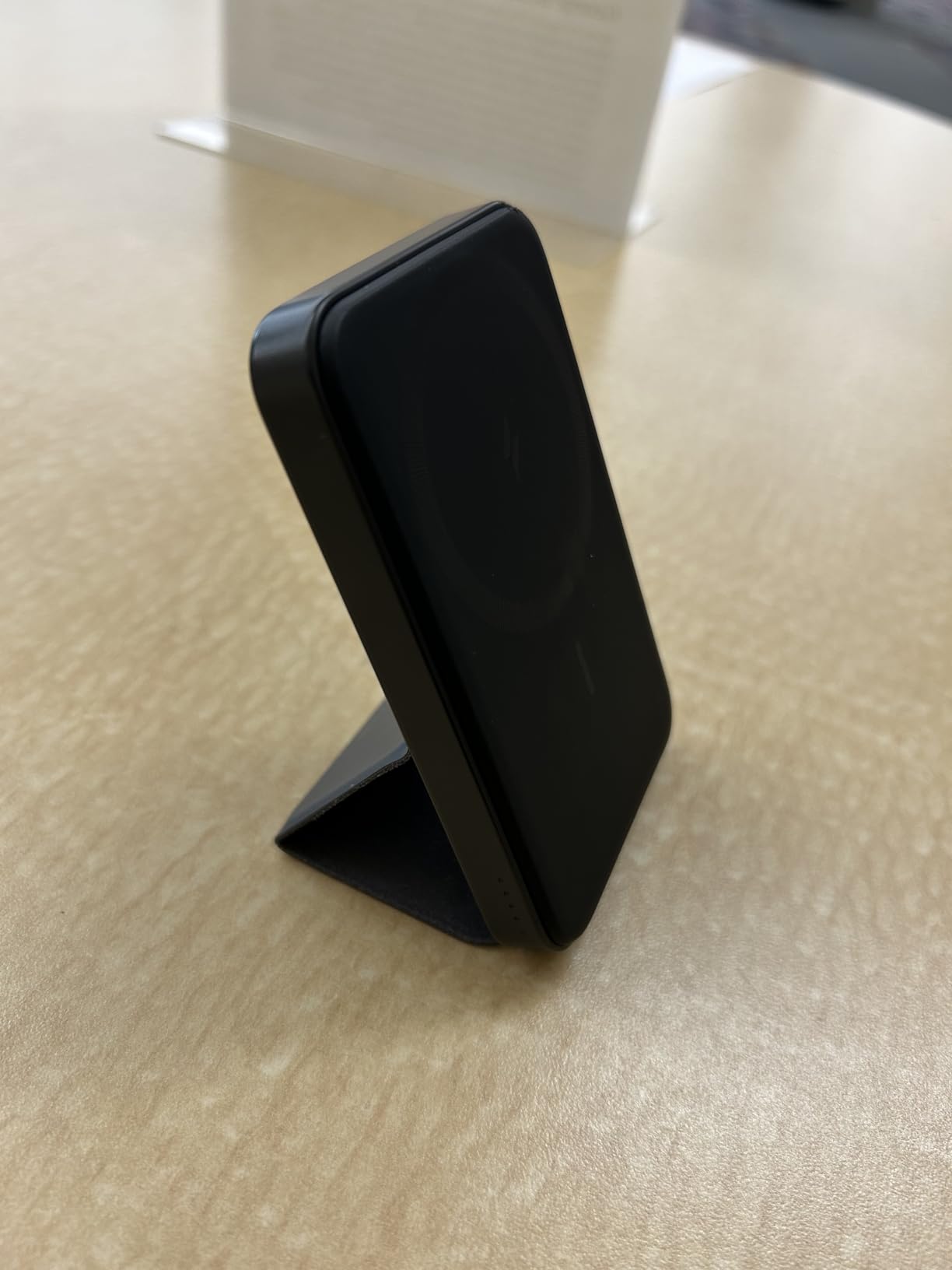 Anker 622 Magnetic Battery (MagGo), 5,000mAh Foldable Magnetic Wireless Portable Charger with Stand and USB-C Port (On the Side), Magsafe-Compatible for iPhone 16/15/14/13 Series customer photo 1