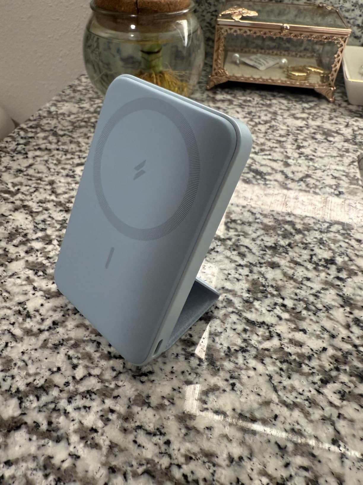 Anker 622 Magnetic Battery (MagGo), 5,000mAh Foldable Magnetic Wireless Portable Charger with Stand and USB-C Port (On the Side), Magsafe-Compatible for iPhone 16/15/14/13 Series customer photo 2