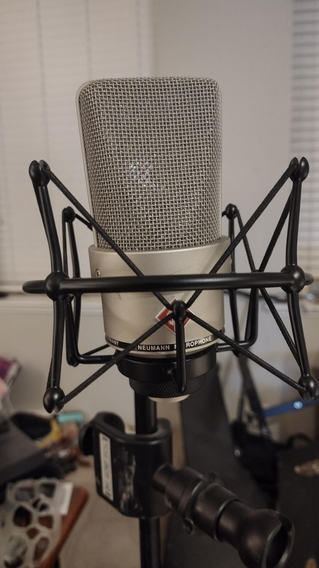 Microphone Shock Mount Universal Mic Holder Spider Recording Mic Shockmount Stand Compatible with Many Condenser Mics Like Rode NT1-A NT2-A Procaster AT2020 MXL 990 770 U87 (Black) customer photo 1