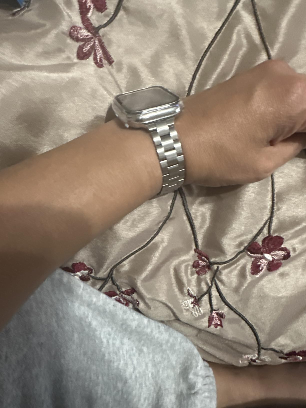 Thin Stainless Steel Bands Compatible with Apple Watch 38mm 40mm 41mm 42mm 44mm 45mm 46mm for Women, Metal Straps for iWatch Series 11 10 9 8 7 6 5 4 3 2 1 SE customer photo 1