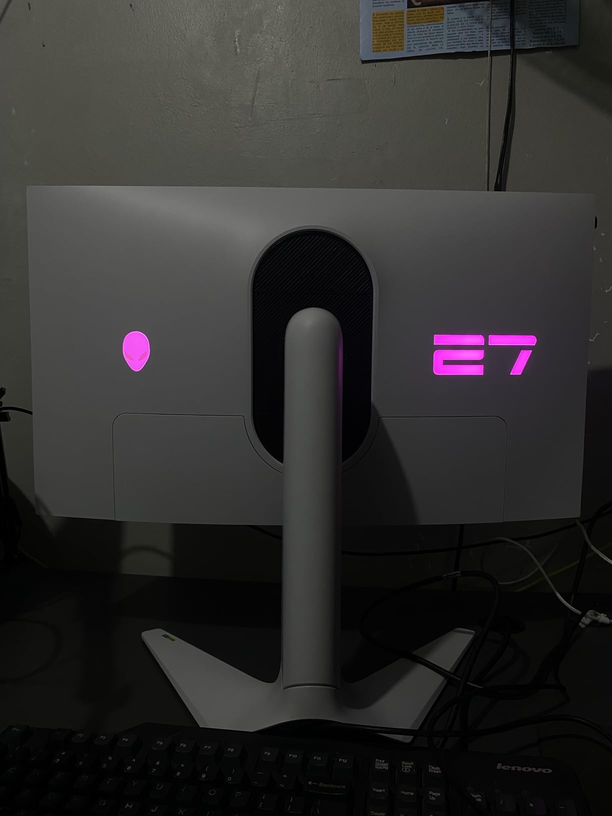 Alienware AW2723DF Gaming Monitor - 27-inch (2560 x 1440) 240Hz Display (DP 1.4), 1ms Response Time, NVIDIA G-Sync, Preset OSD Modes, Height/Tilt/Swivel/Pivot Adjustability - Lunar Light customer photo 2