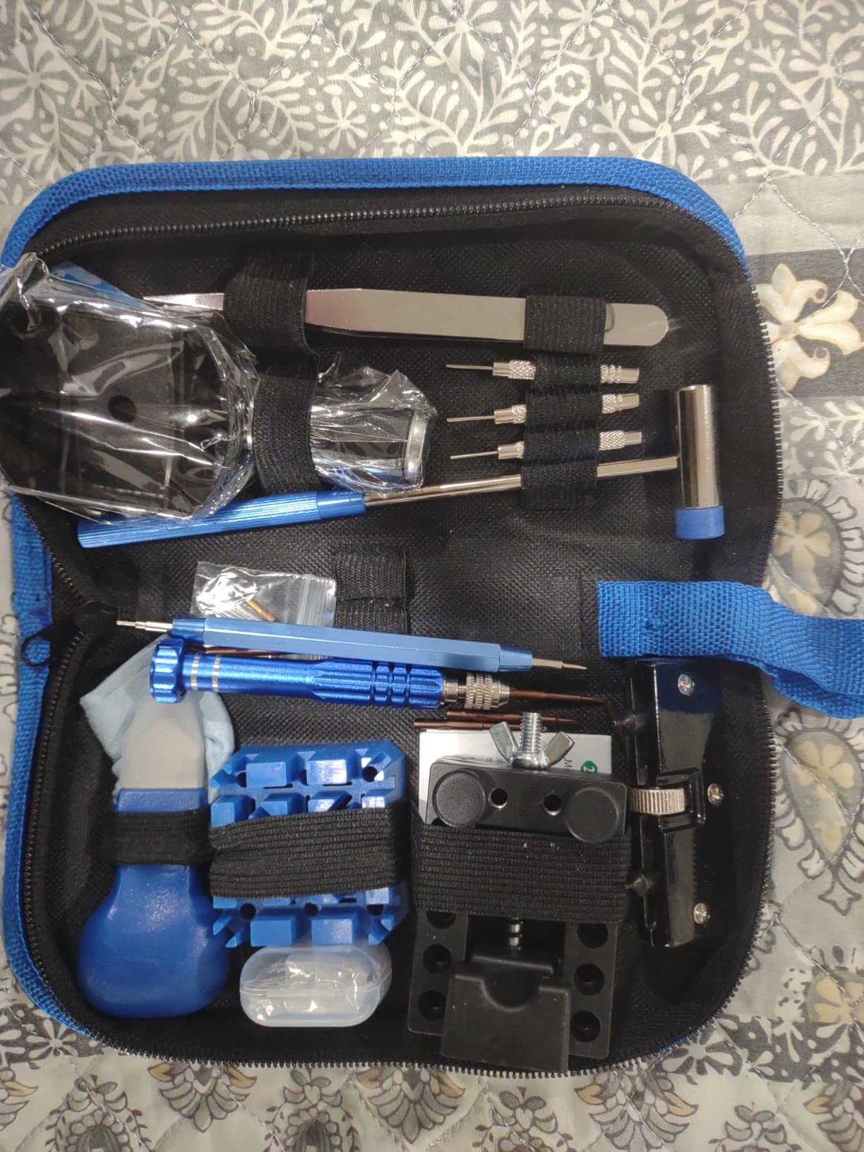Professional Watch Repair Kit, GLDCAPA Watch Battery Replacement Kit, Watch Repair Tools with Carrying Case, Watch Link Removal Tool Kit, Watch Case Opener, Watch Press Set with 60pcs Watch Battery customer photo 2