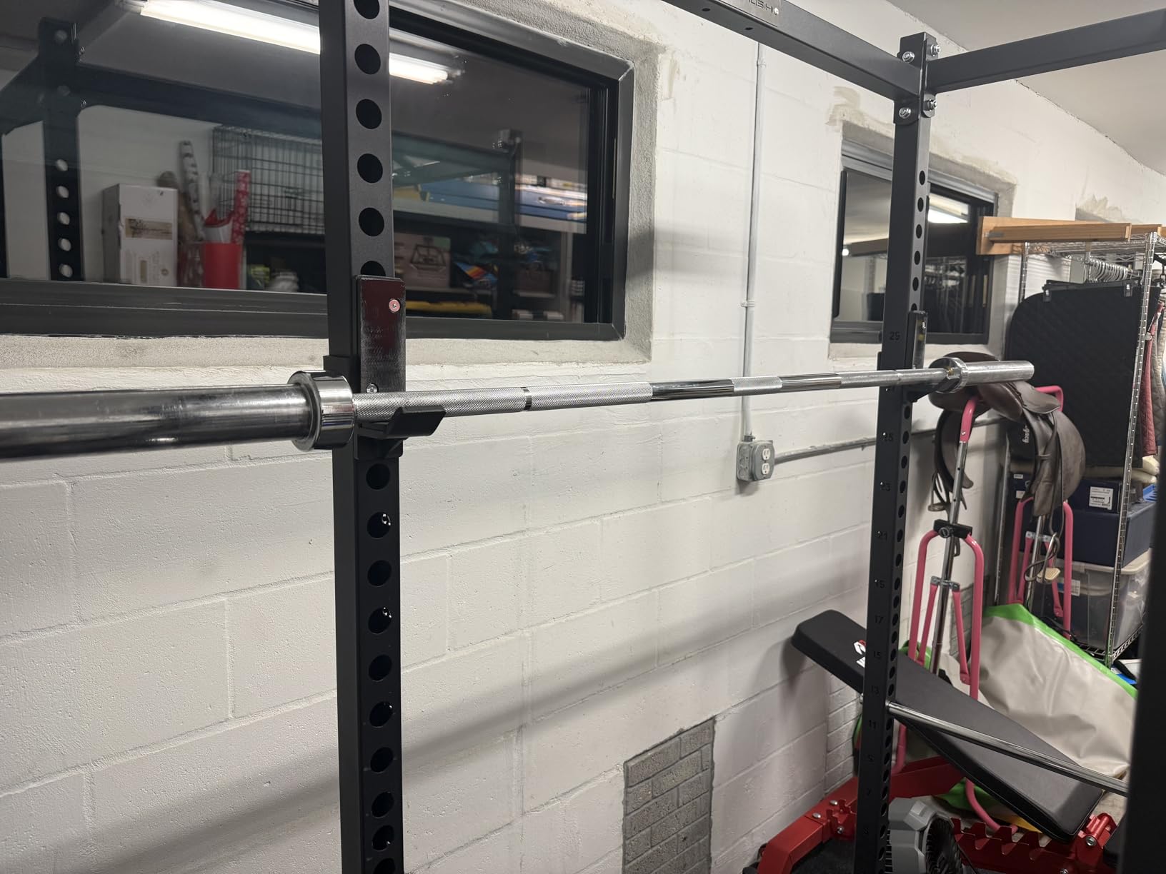 LIONSCOOL 7FT Olympic Barbell for Weightlifting, Power Lifting, 2 Inch Strength Training Bar for Squats, Deadlifts, Presses, Rows, Curls - 700lbs/1000lbs/1500lbs Capacity customer photo 1