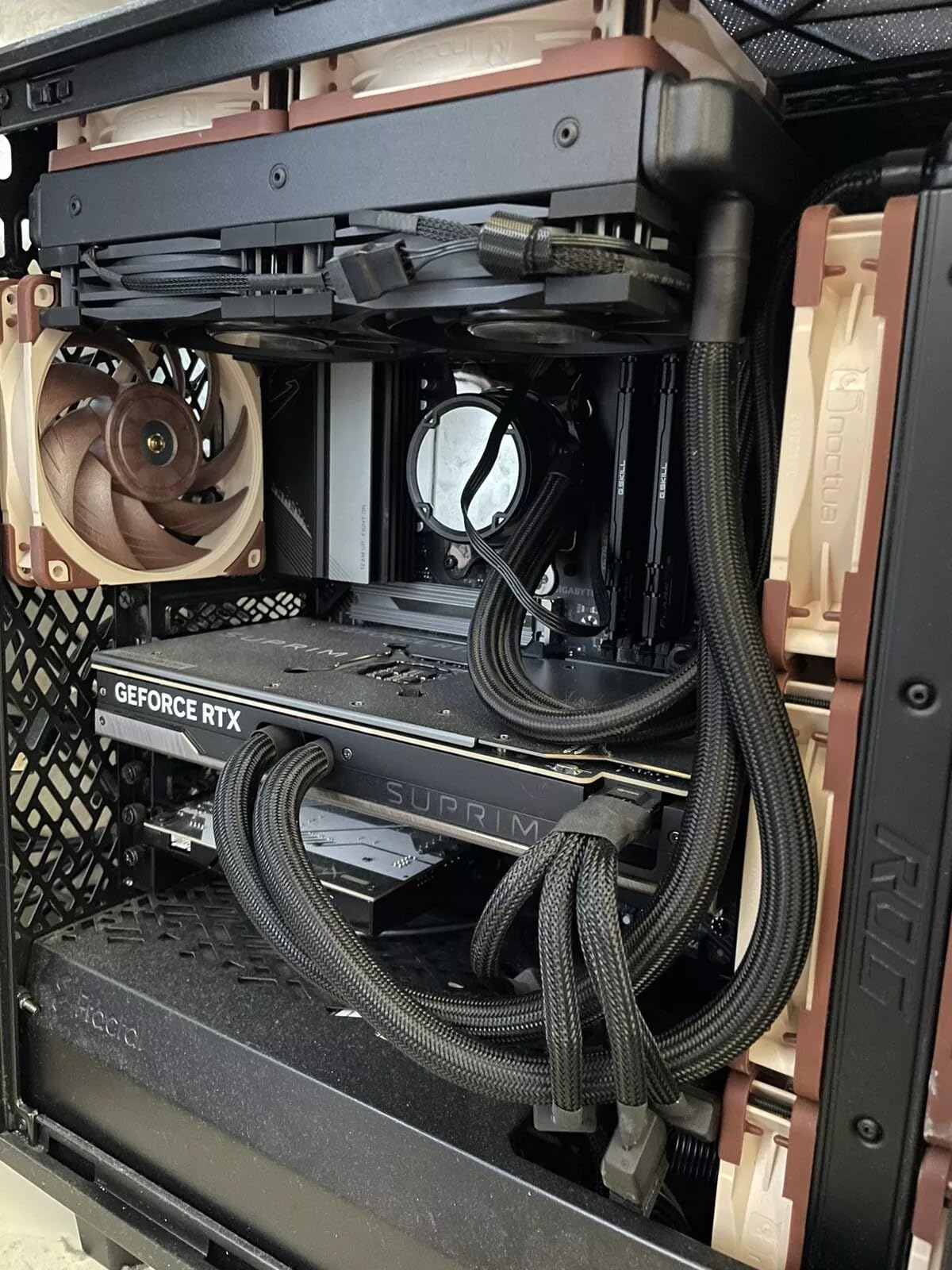 MSI Gaming GeForce RTX 4090 SUPRIM Liquid X 24G Graphics Card (24GB GDDR6X, Liquid Cooling, Ada Lovelace) customer photo 1