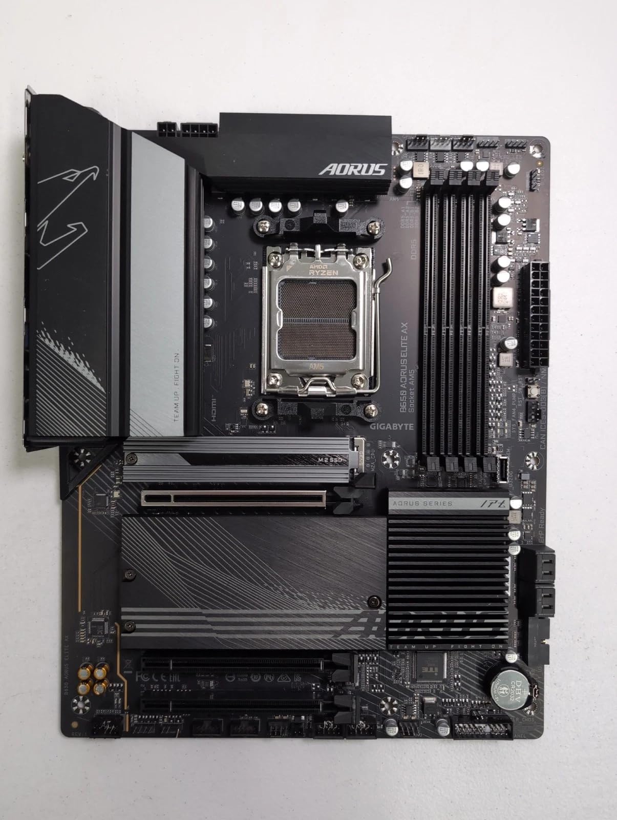 B650 AORUS Elite AX AMD AM5 ATX Motherboard, Support Ryzen 9000/8000/7000 Series, DDR5, 14+2+1 Power Phase, PCIe 5.0 M.2, USB-C 3.2 Gen 2, WIFI6E, 2.5GbE, EZ-Latch, Q-Flash, RGB Fusion customer photo 2